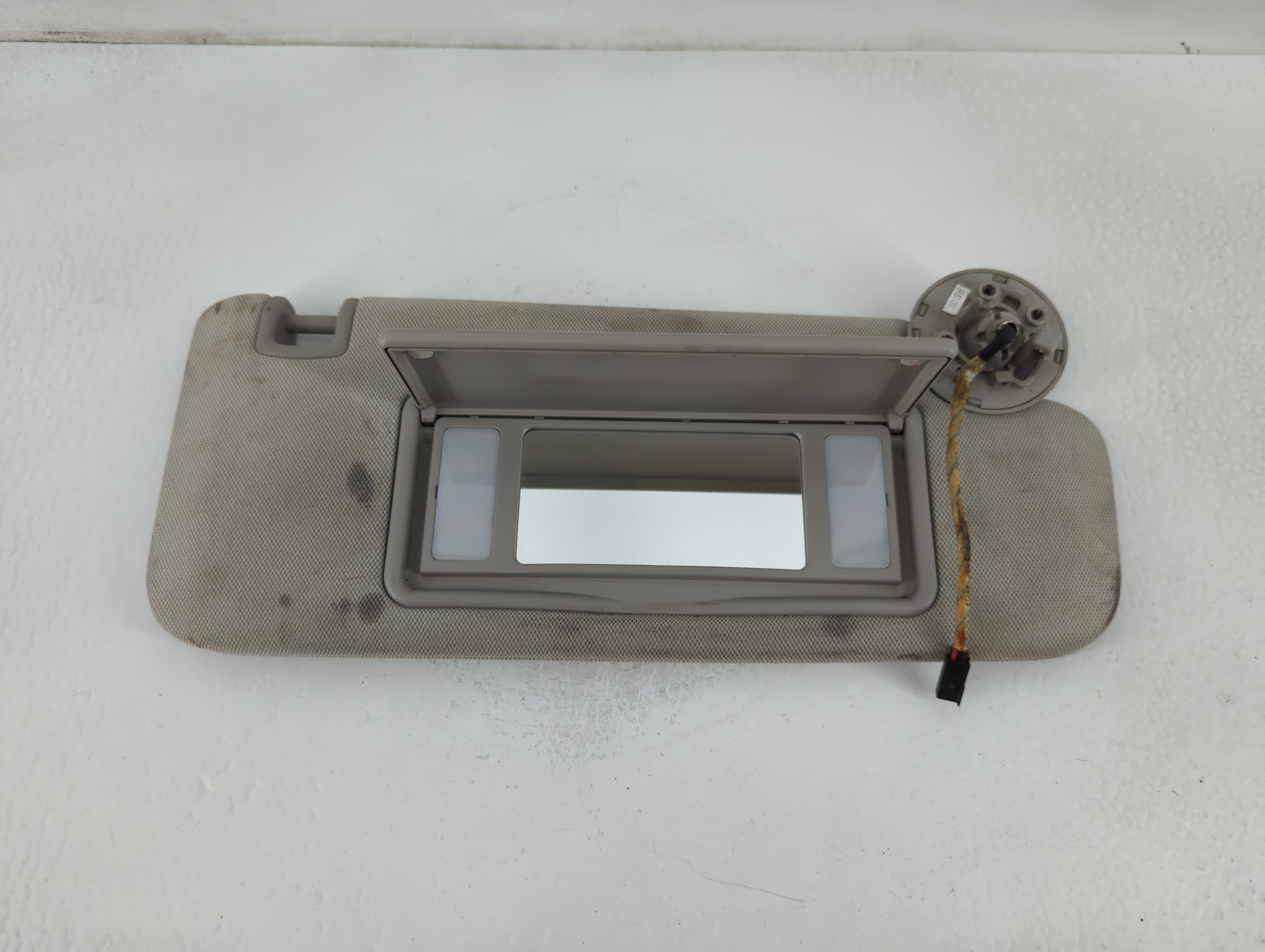 2010-2017 Chevrolet Equinox Passenger Sun Visor Mirror Right Sunvisor 777343 - Oemusedautoparts1.com