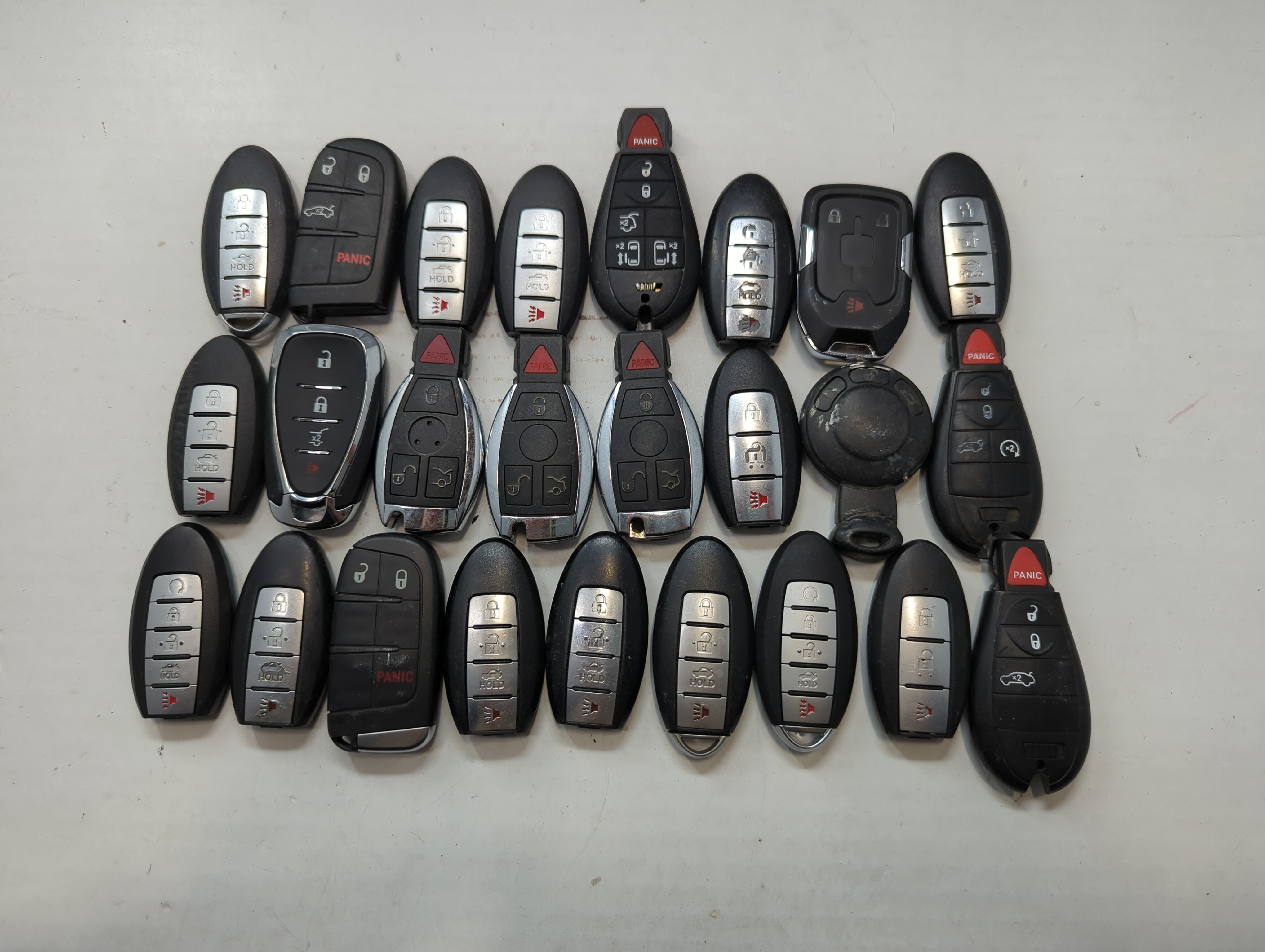 Lot of 25 Aftermarket Keyless Entry Remote Fob MIXED FCC IDS MIXED PART 777354 - Oemusedautoparts1.com