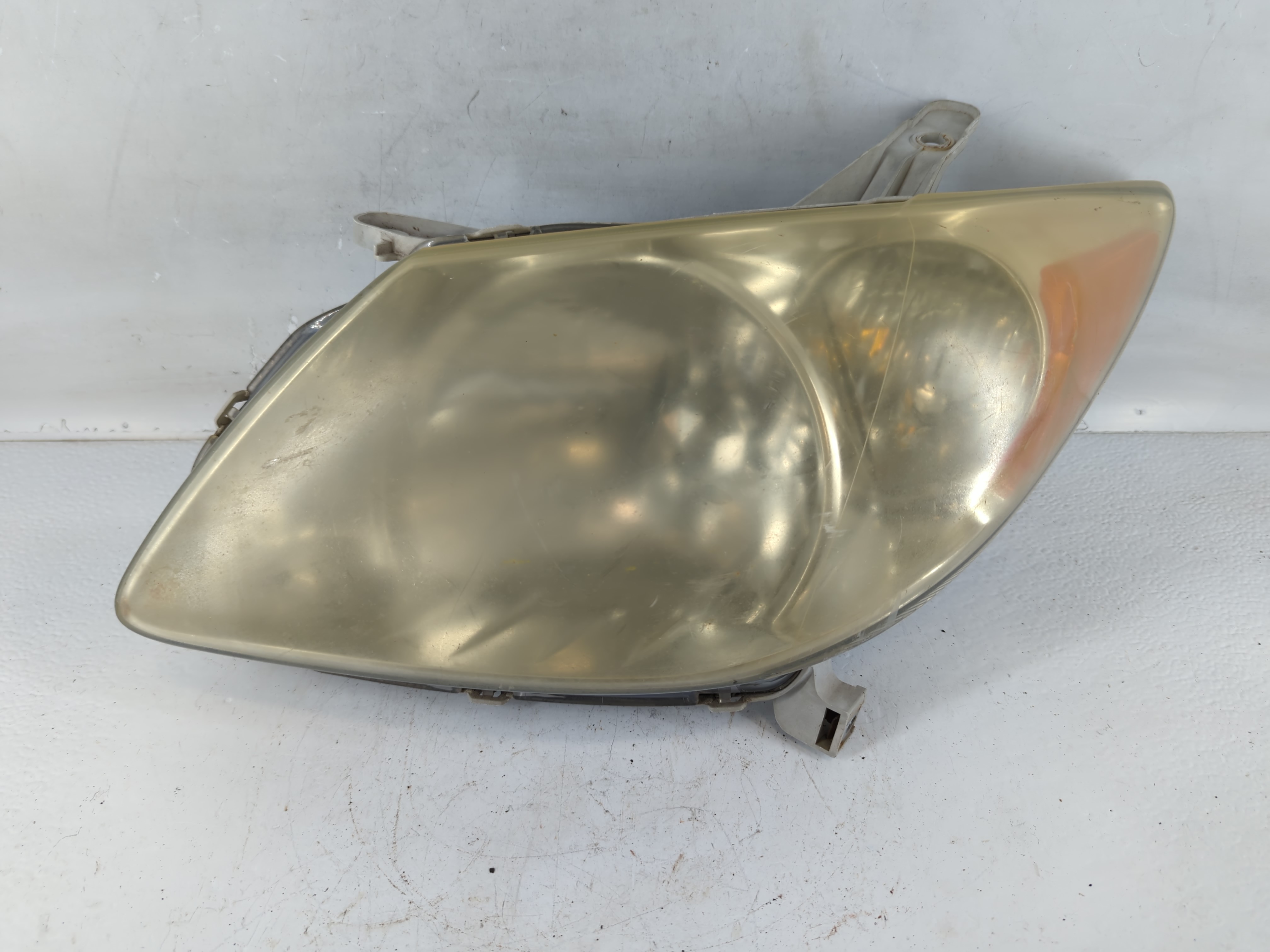 2005-2008 Pontiac Vibe Driver Left Oem Head Light Headlight Lamp 777357 - Oemusedautoparts1.com
