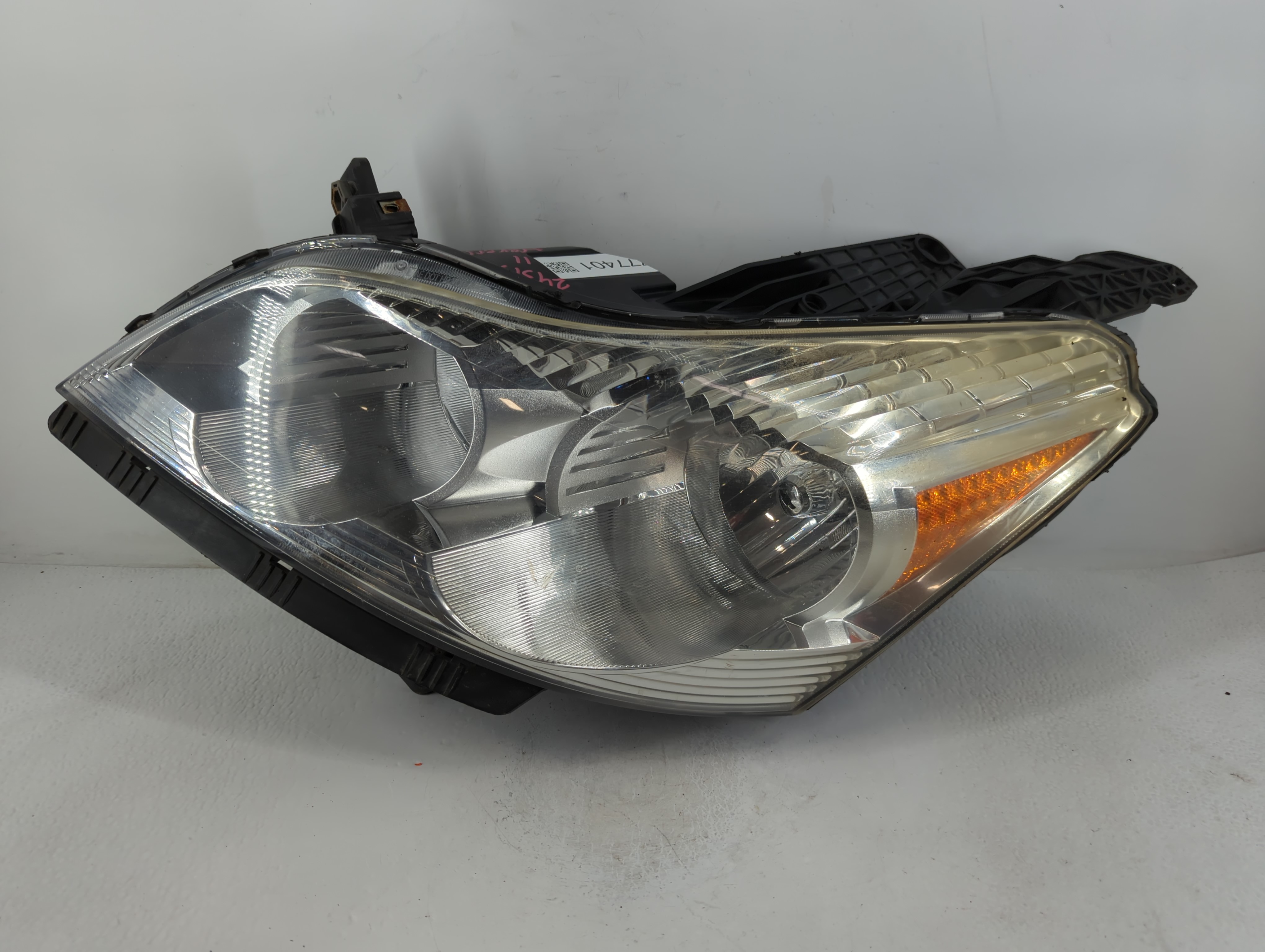 2012 Chevrolet Traverse Driver Left Oem Head Light Headlight Lamp 777401 - Oemusedautoparts1.com