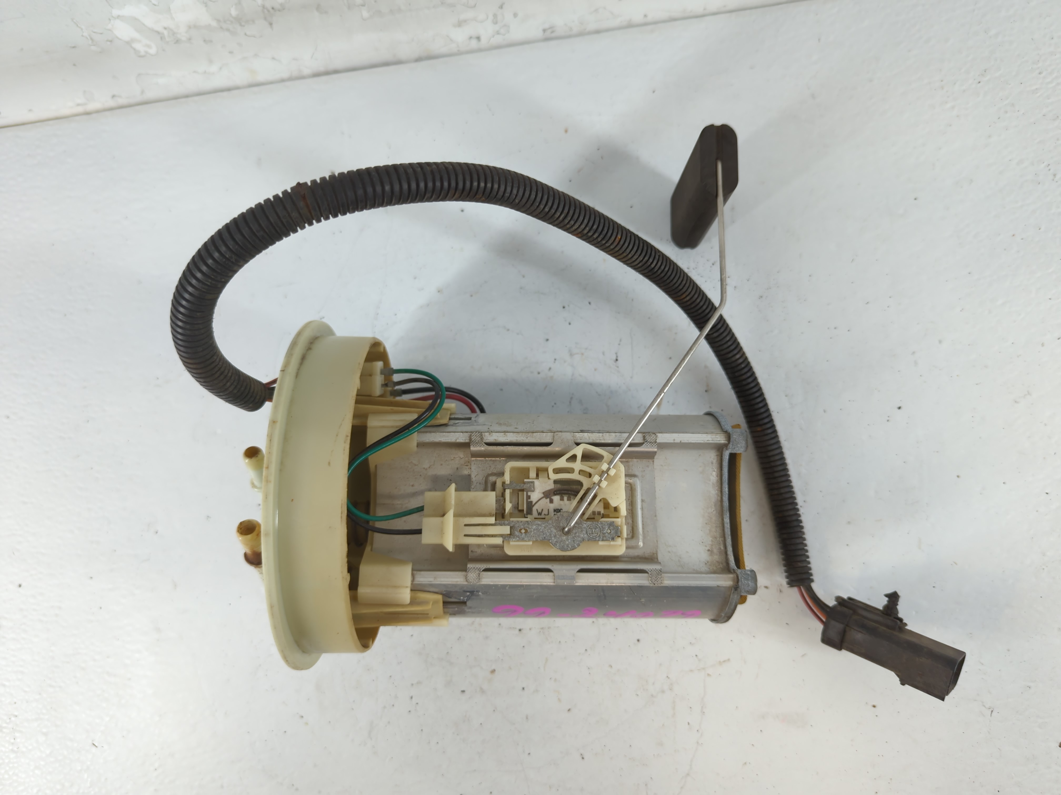 1999-2000 Jeep Grand Cherokee Electrical Gas Fuel Pump Assembly 777411 - Oemusedautoparts1.com