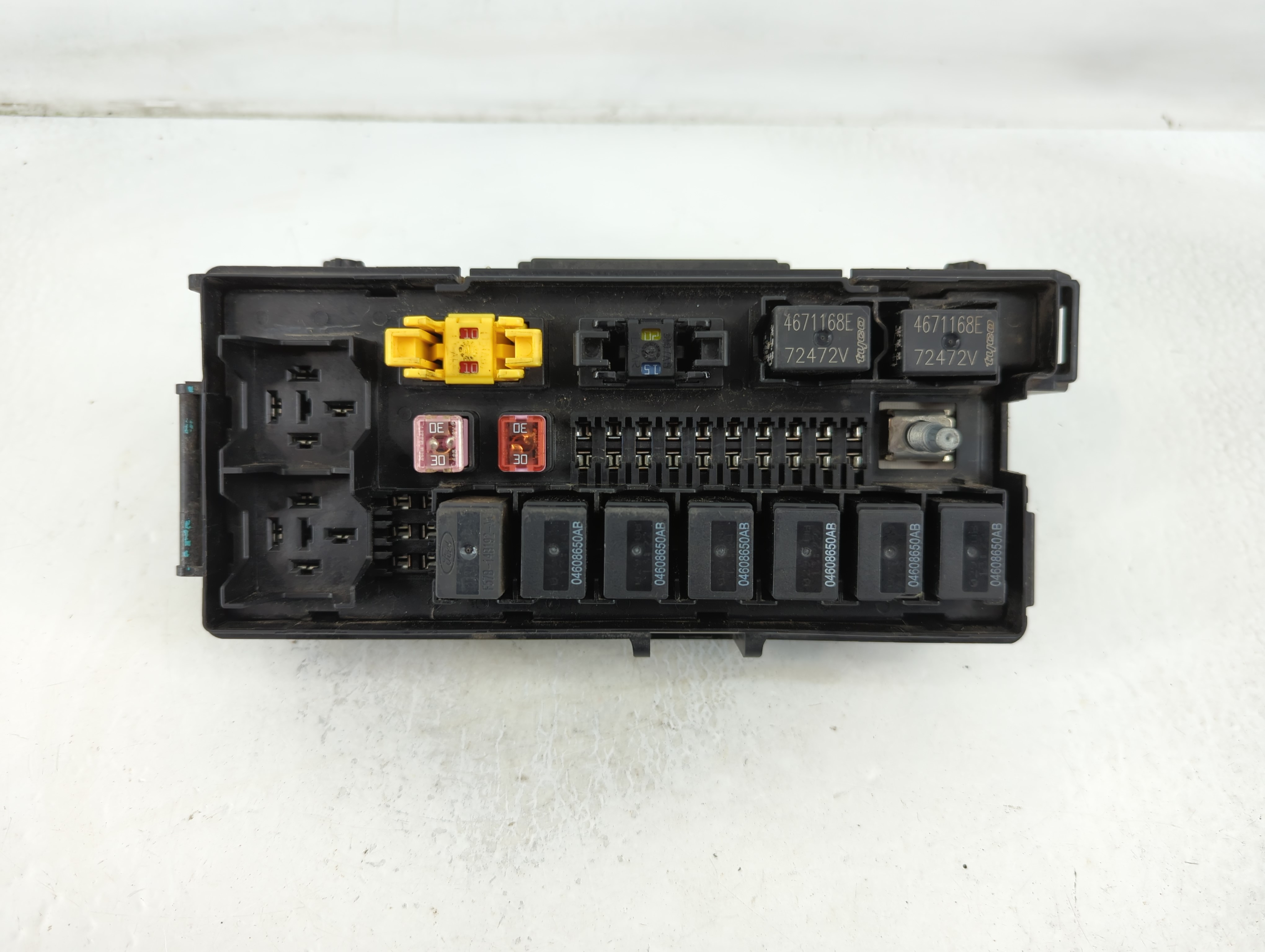 2009-2009 Jeep Commander Fusebox Fuse Box Relay Module Tipm 04692216aa 777418 - Oemusedautoparts1.com