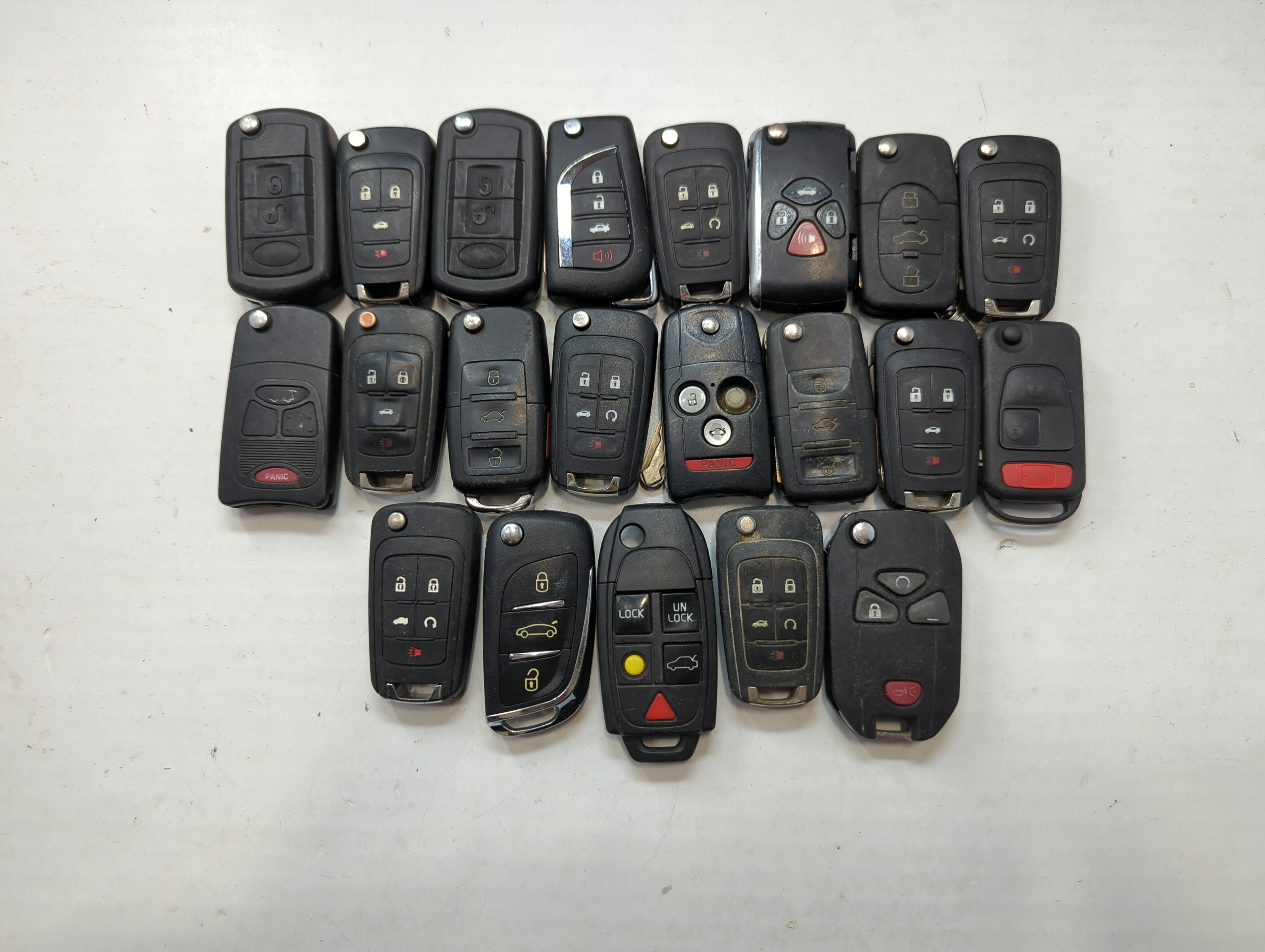 Lot of 23 Aftermarket Keyless Entry Remote Fob MIXED FCC IDS MIXED PART 777423 - Oemusedautoparts1.com