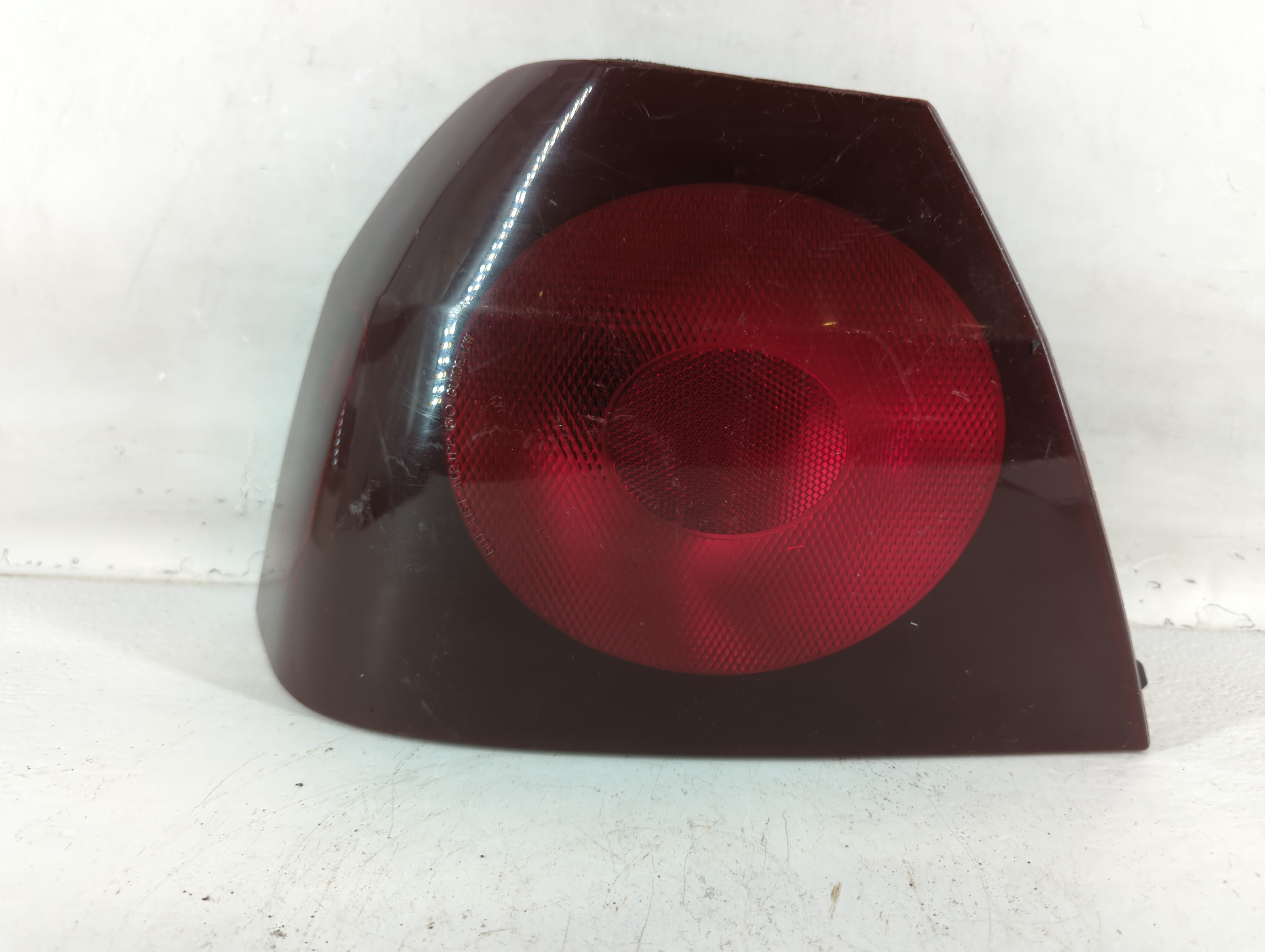 2002-2005 Chevrolet Impala Driver Left Side Tail Light Taillight Oem 777426 - Oemusedautoparts1.com