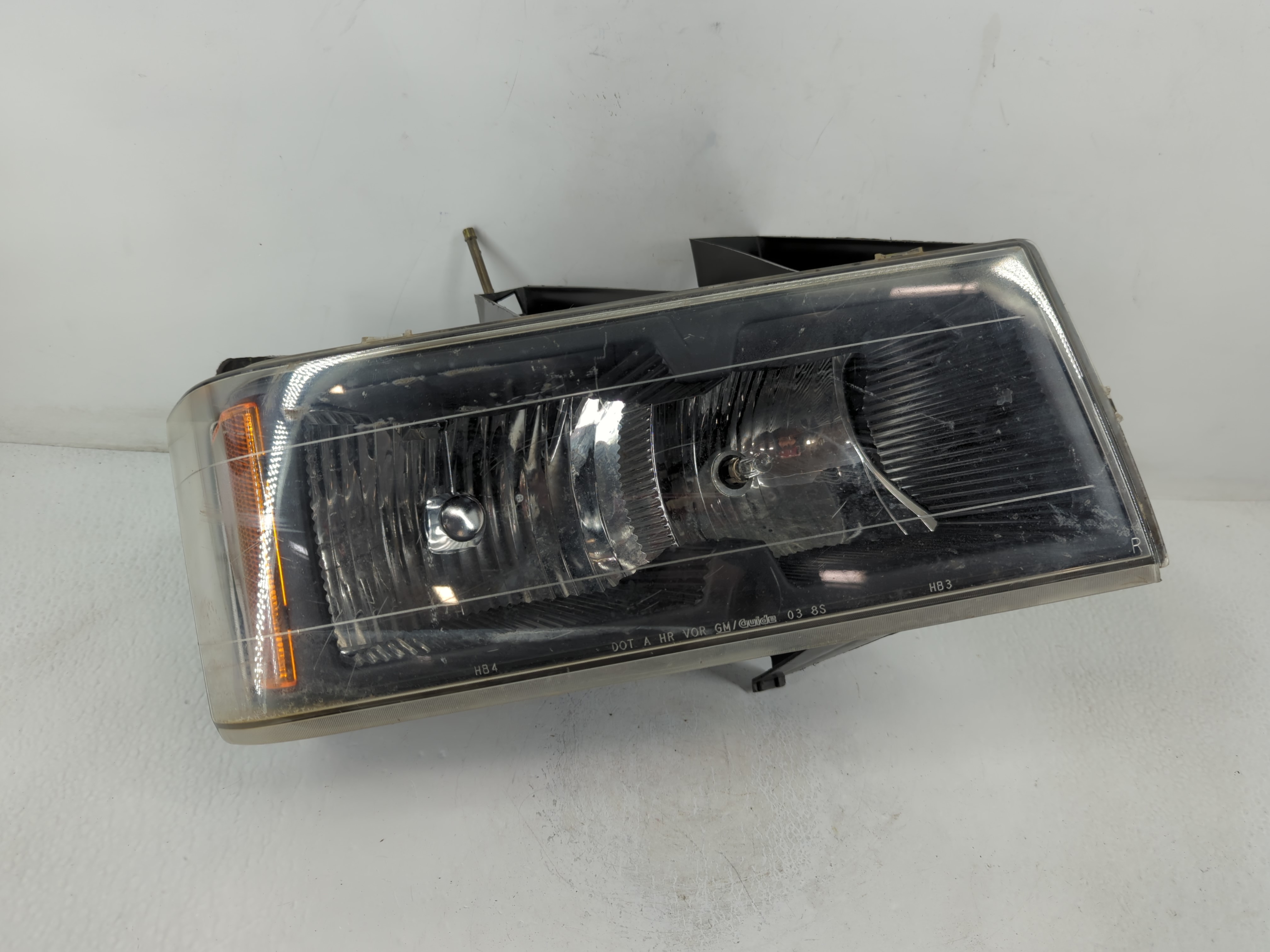 2004-2012 Chevrolet Colorado Driver Left Oem Head Light Headlight Lamp 777464 - Oemusedautoparts1.com