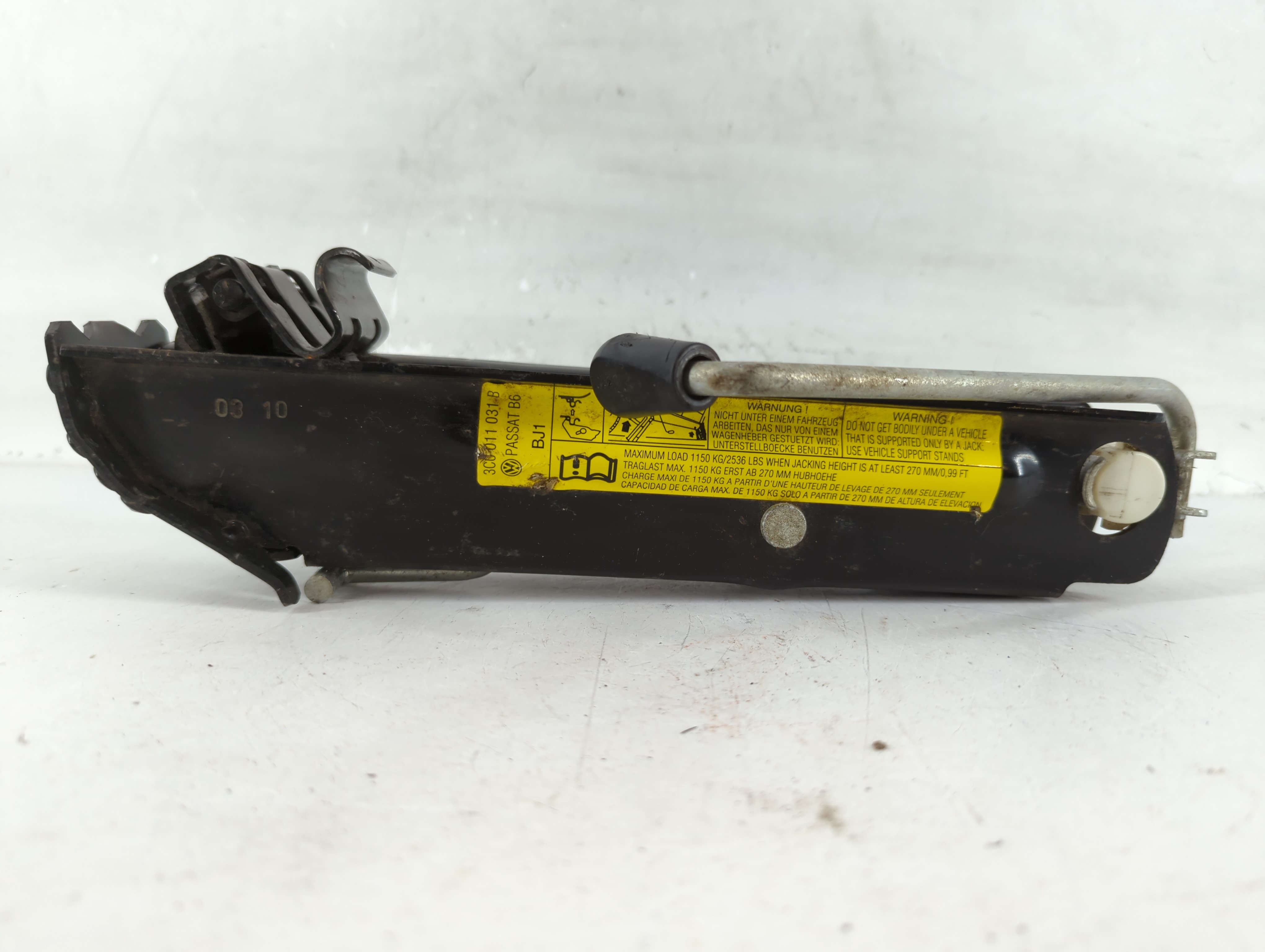 2011 Volkswagen Cc Spare Scissor Car Jack 777484 - Oemusedautoparts1.com