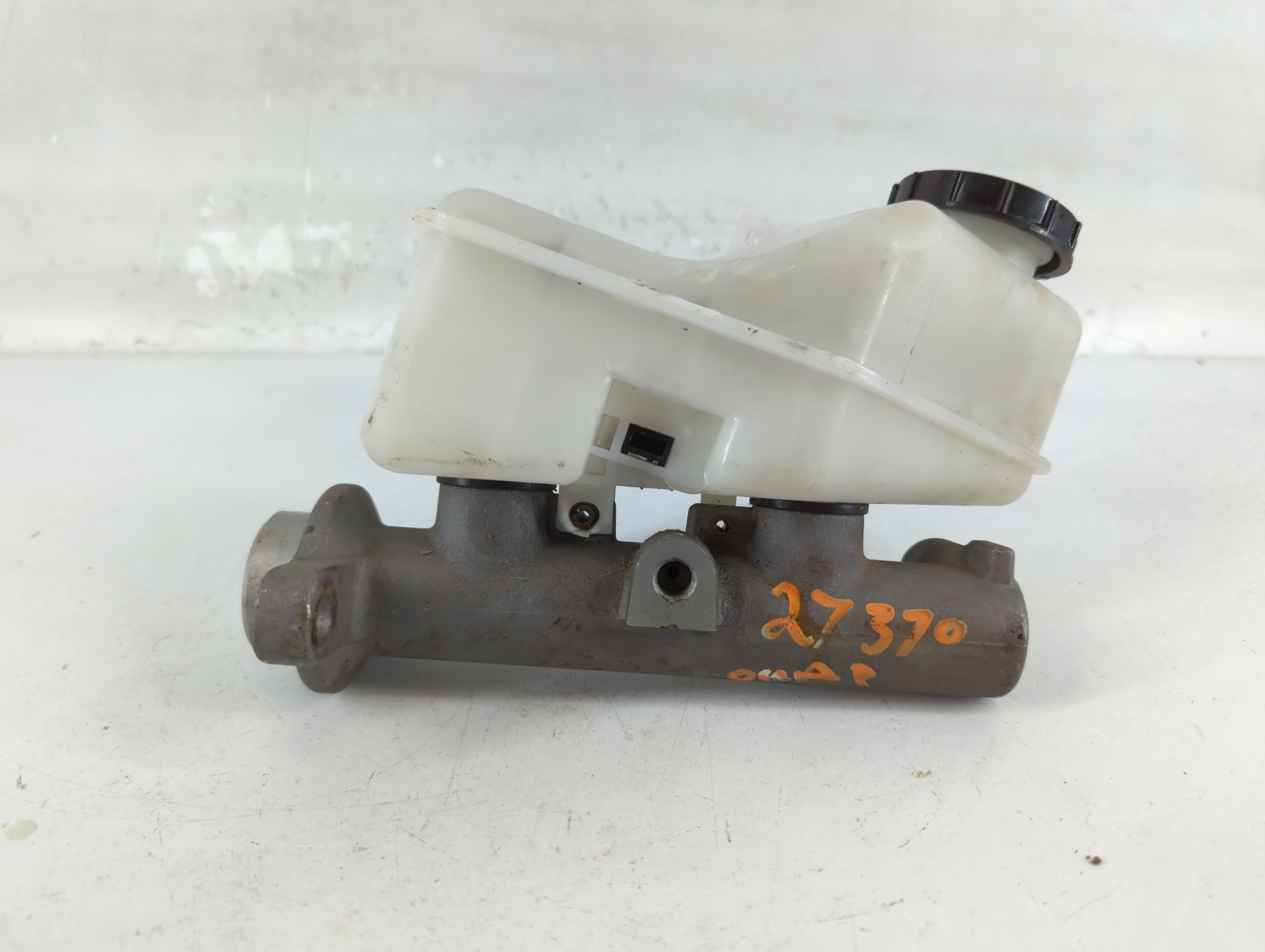 Picture of 1997-2007 Ford Taurus Windshield Washer Fluid Reservoir Bottle Oem 777485
