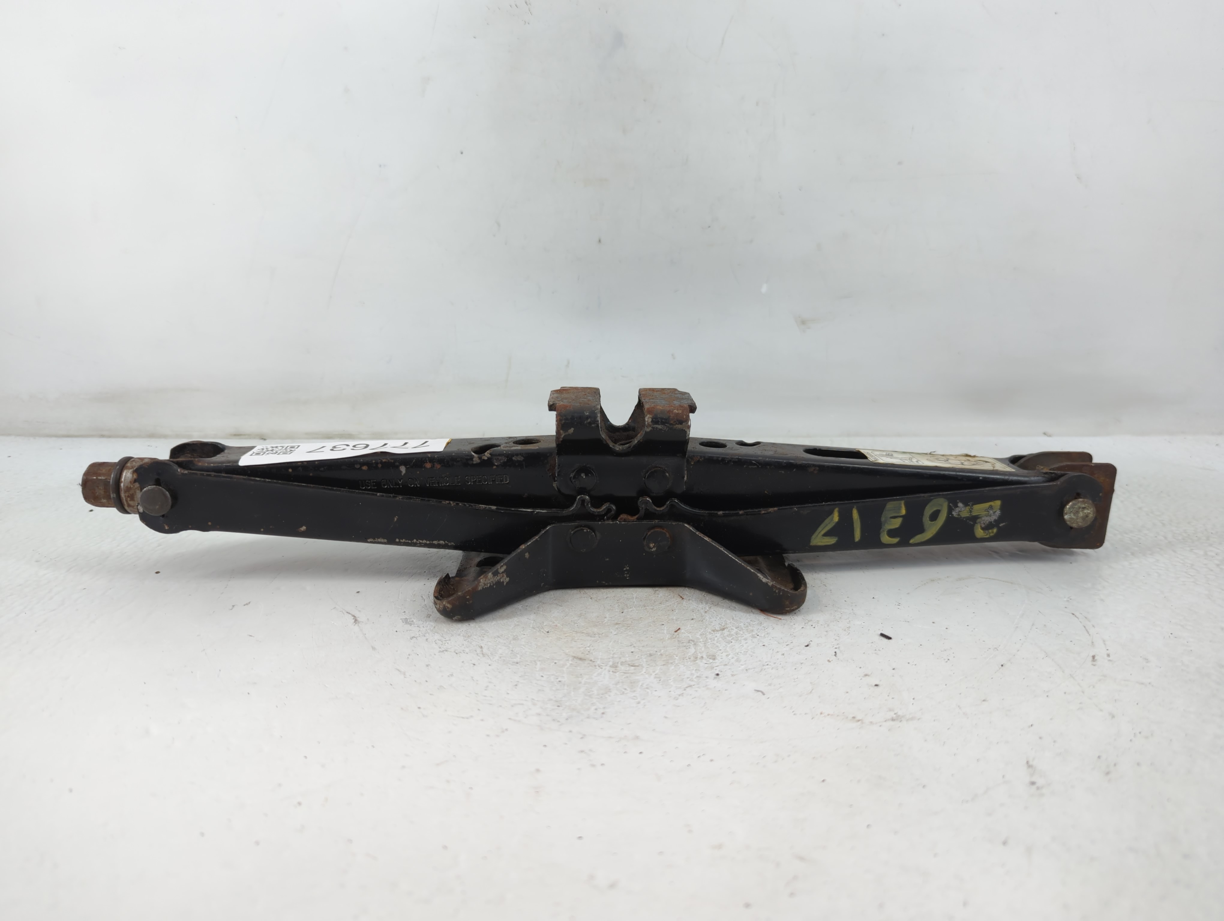 2006 Cadillac Sts Spare Scissor Car Jack 777637 - Oemusedautoparts1.com