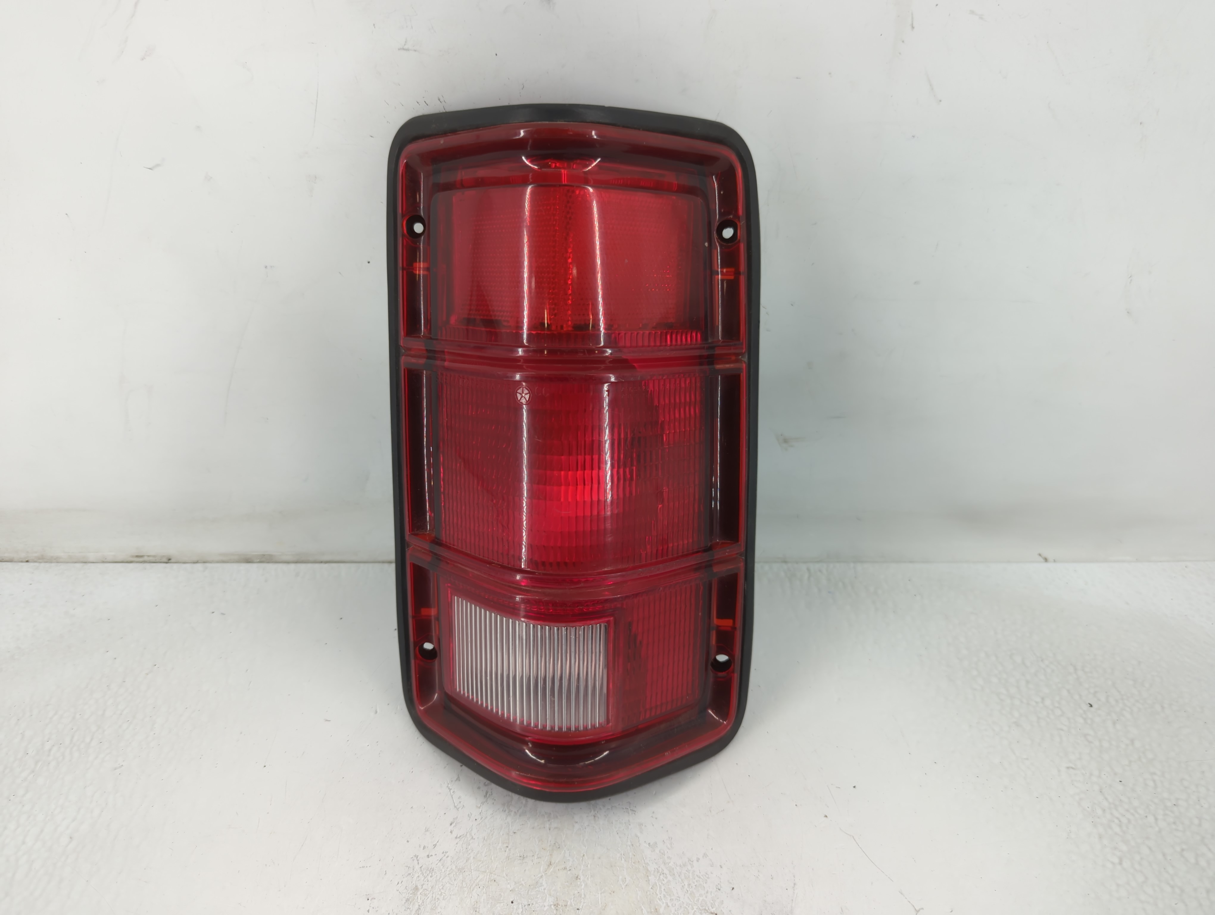 Picture of 1988 Dodge Charger Passenger Right Side Tail Light Taillight Oem 777696