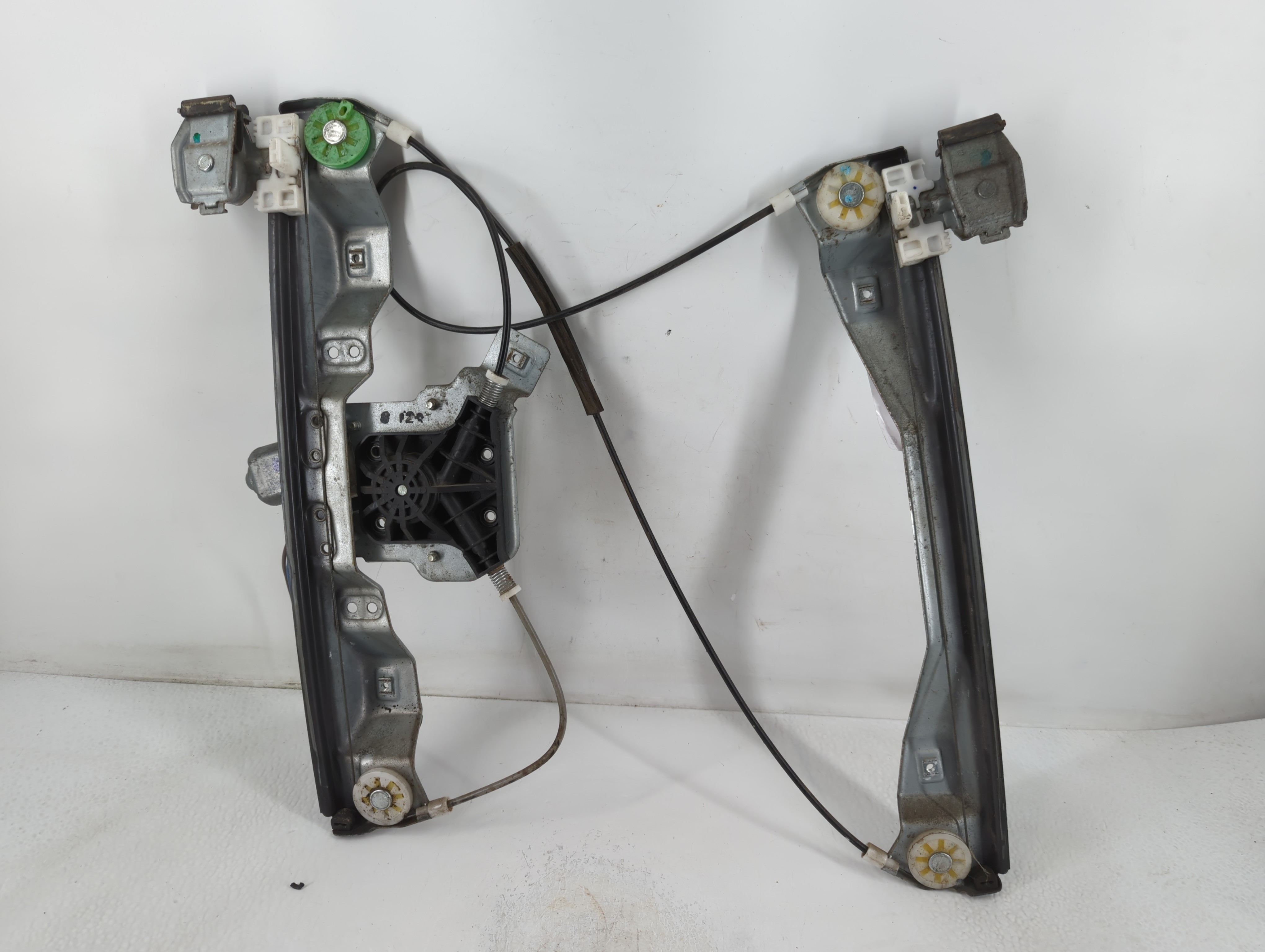 2005-2010 Chevrolet Cobalt Driver Front Left Power Window Motor 777724 - Oemusedautoparts1.com