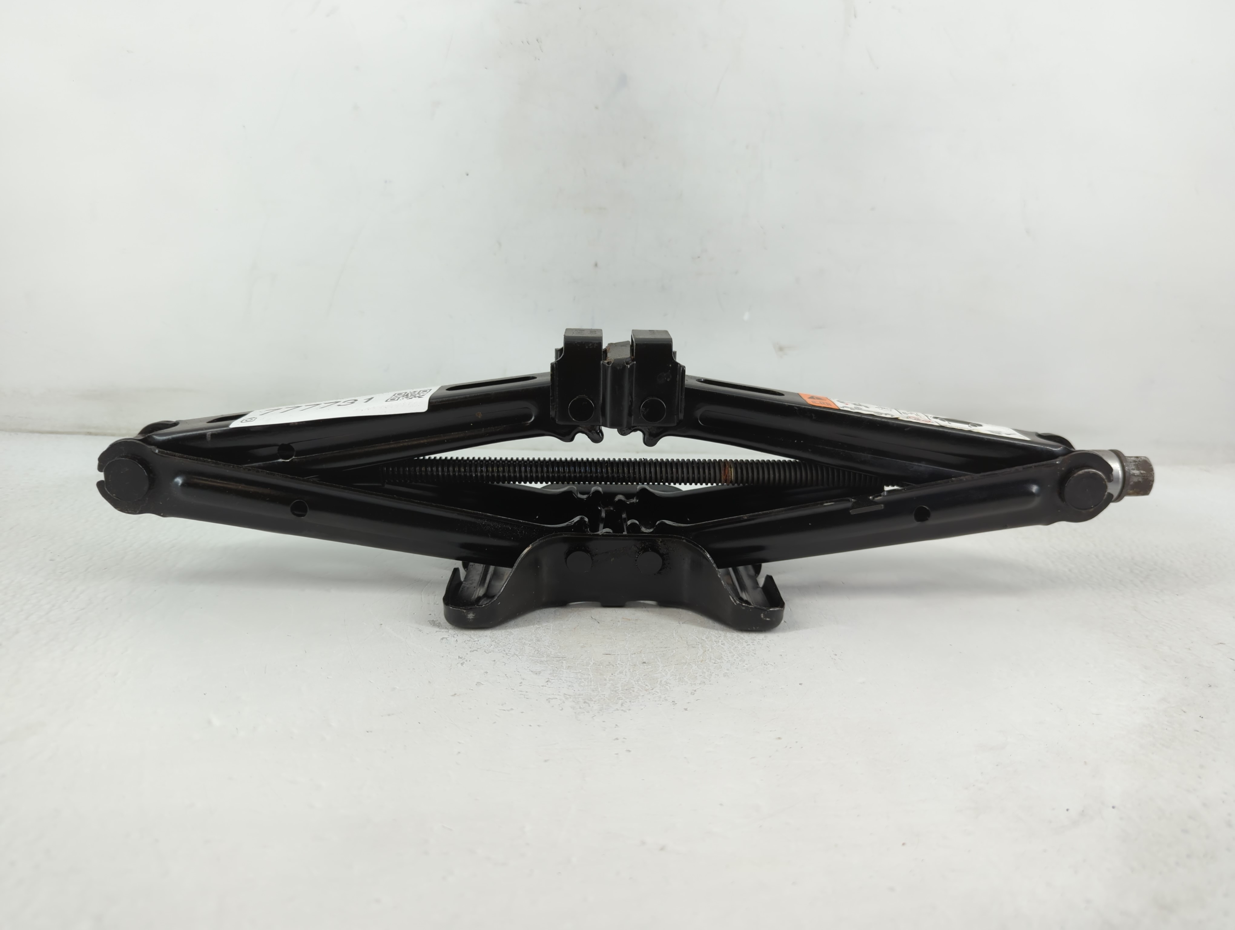 2013 Lincoln Mkx Spare Scissor Car Jack 777732 - Oemusedautoparts1.com