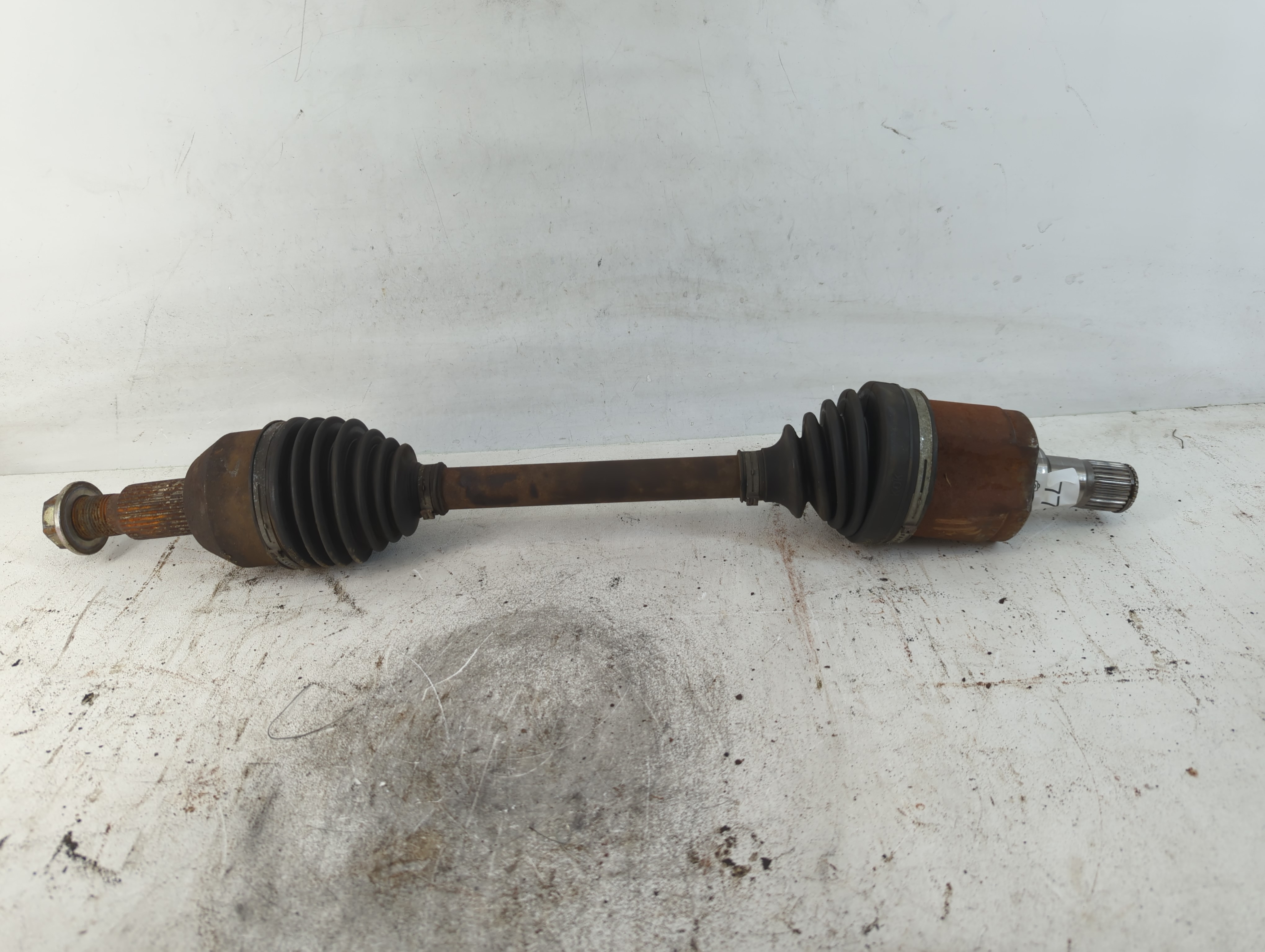 2004-2007 Saturn Vue Axle Shaft Front Driver Cv C/v 777757 - Oemusedautoparts1.com