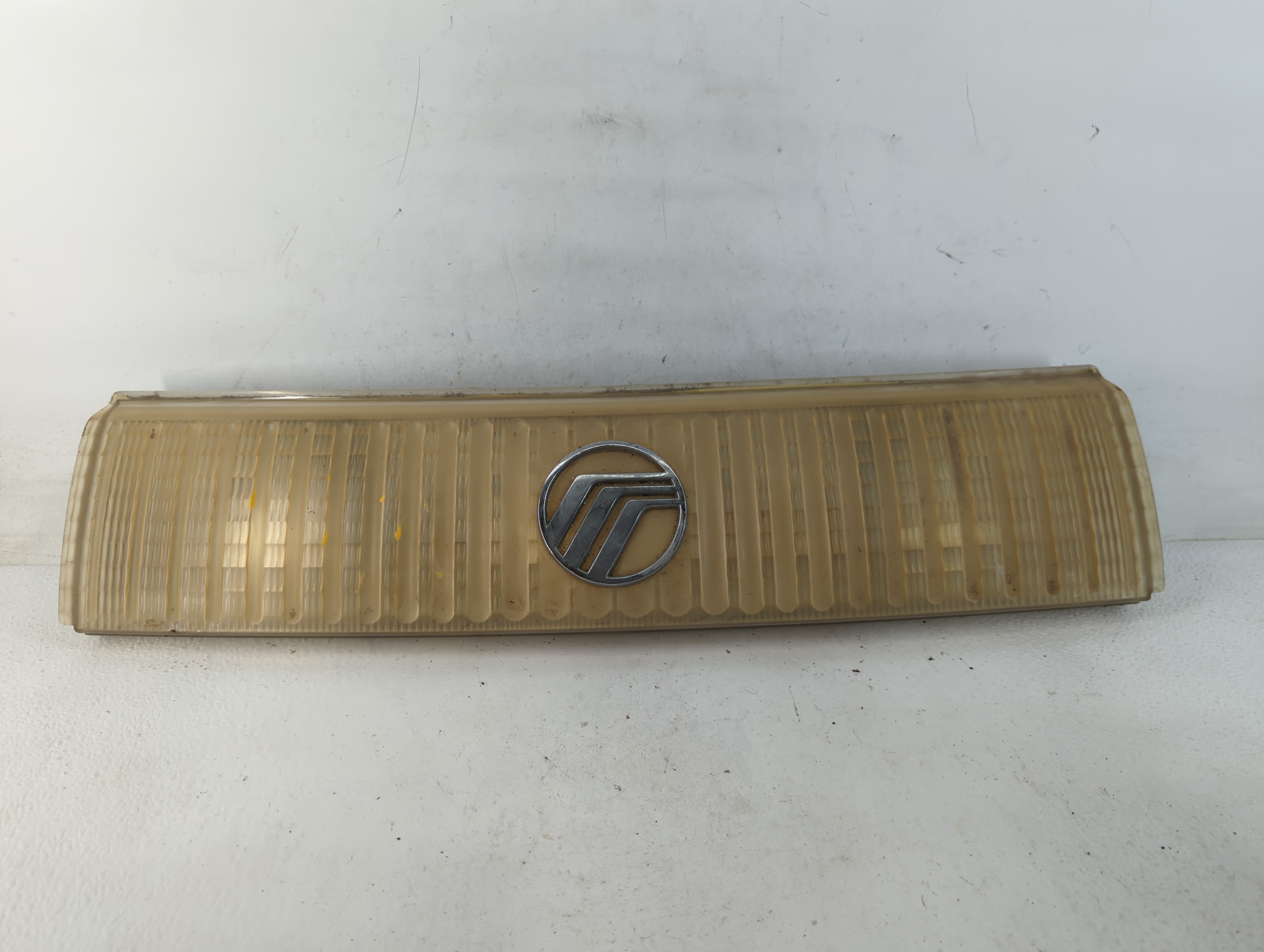 1991 Mercury Sable Front Bumper Grille Cover 777782 - Oemusedautoparts1.com