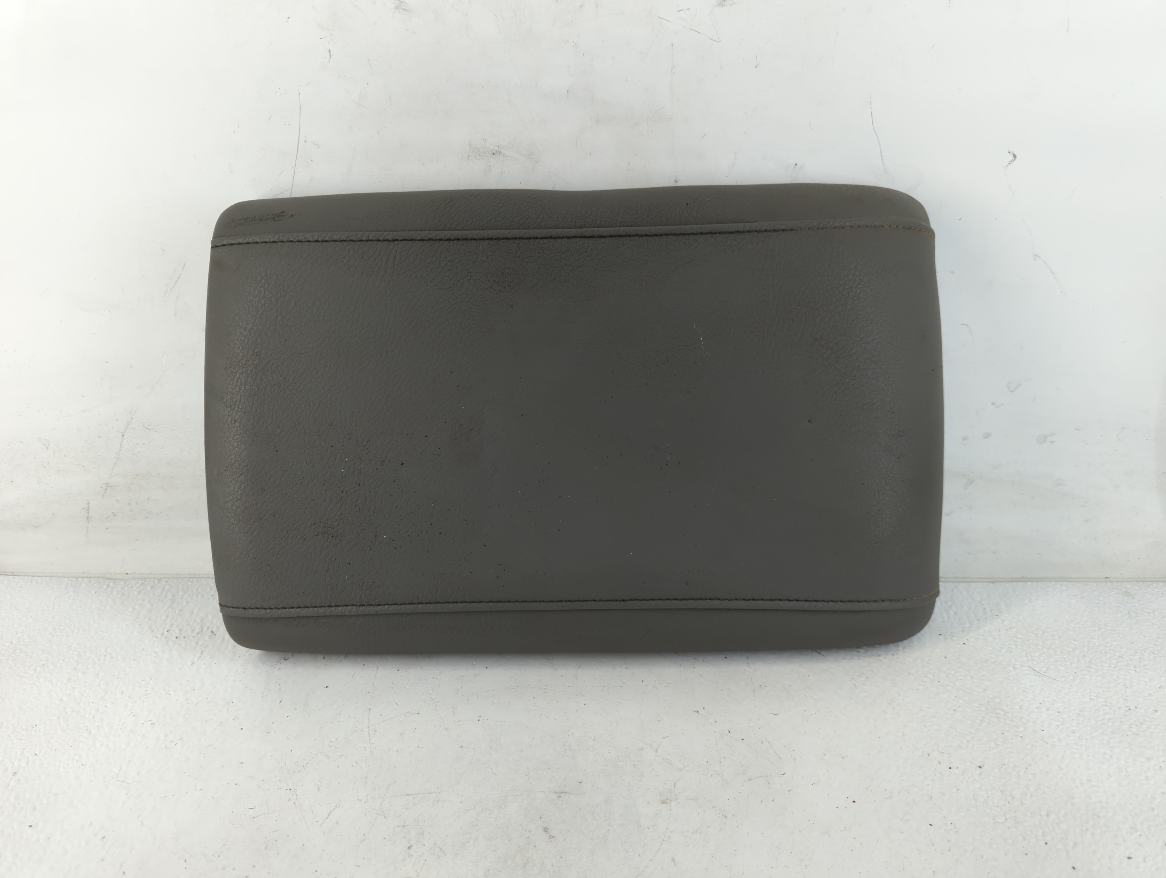 2005 Ford Expedition Center Console Armrest Cover Lid Grey 777809 - Oemusedautoparts1.com