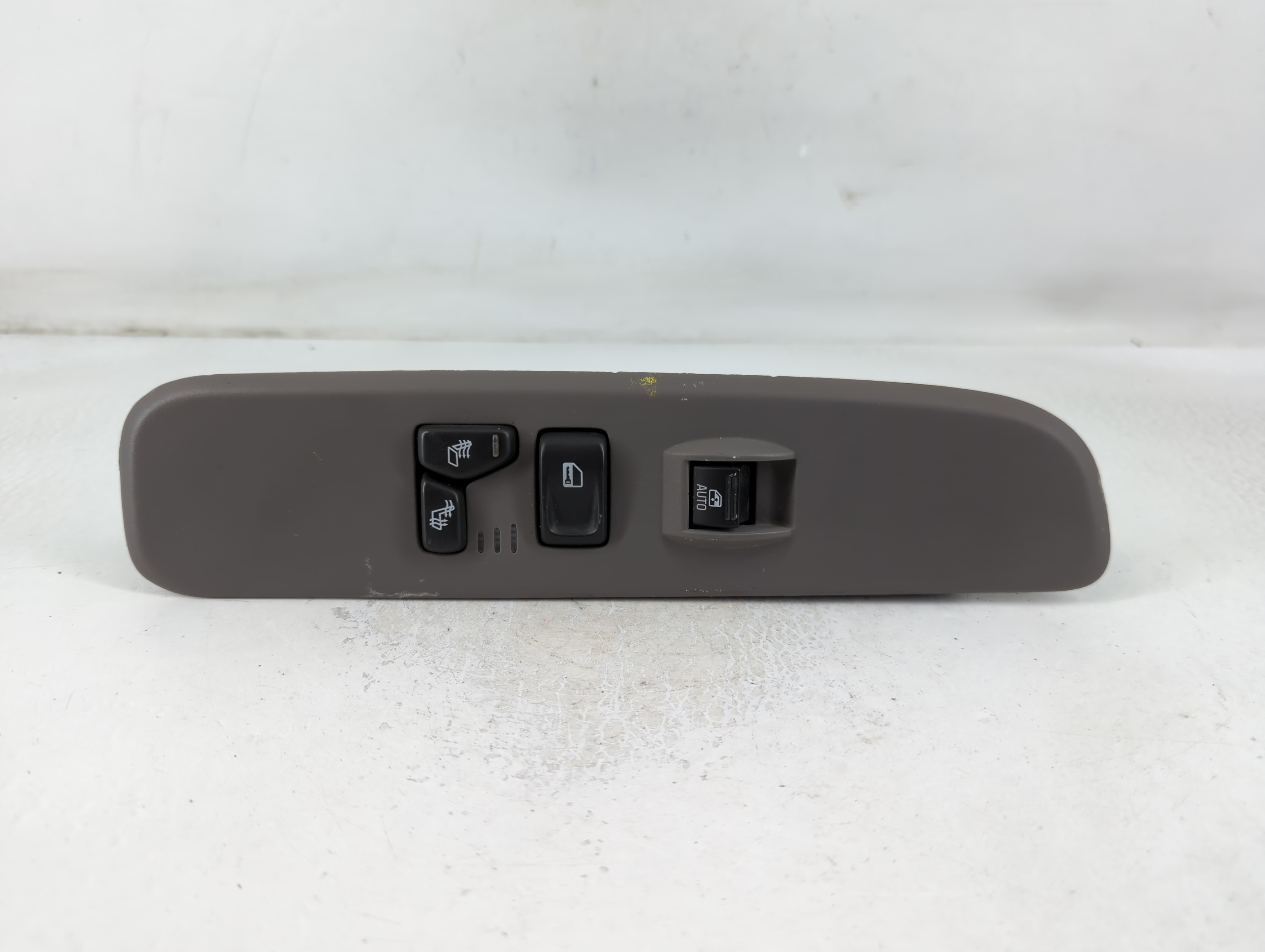 2006-2006 Gmc Envoy Xl Driver Left Door Master Power Window Switch 777848 - Oemusedautoparts1.com