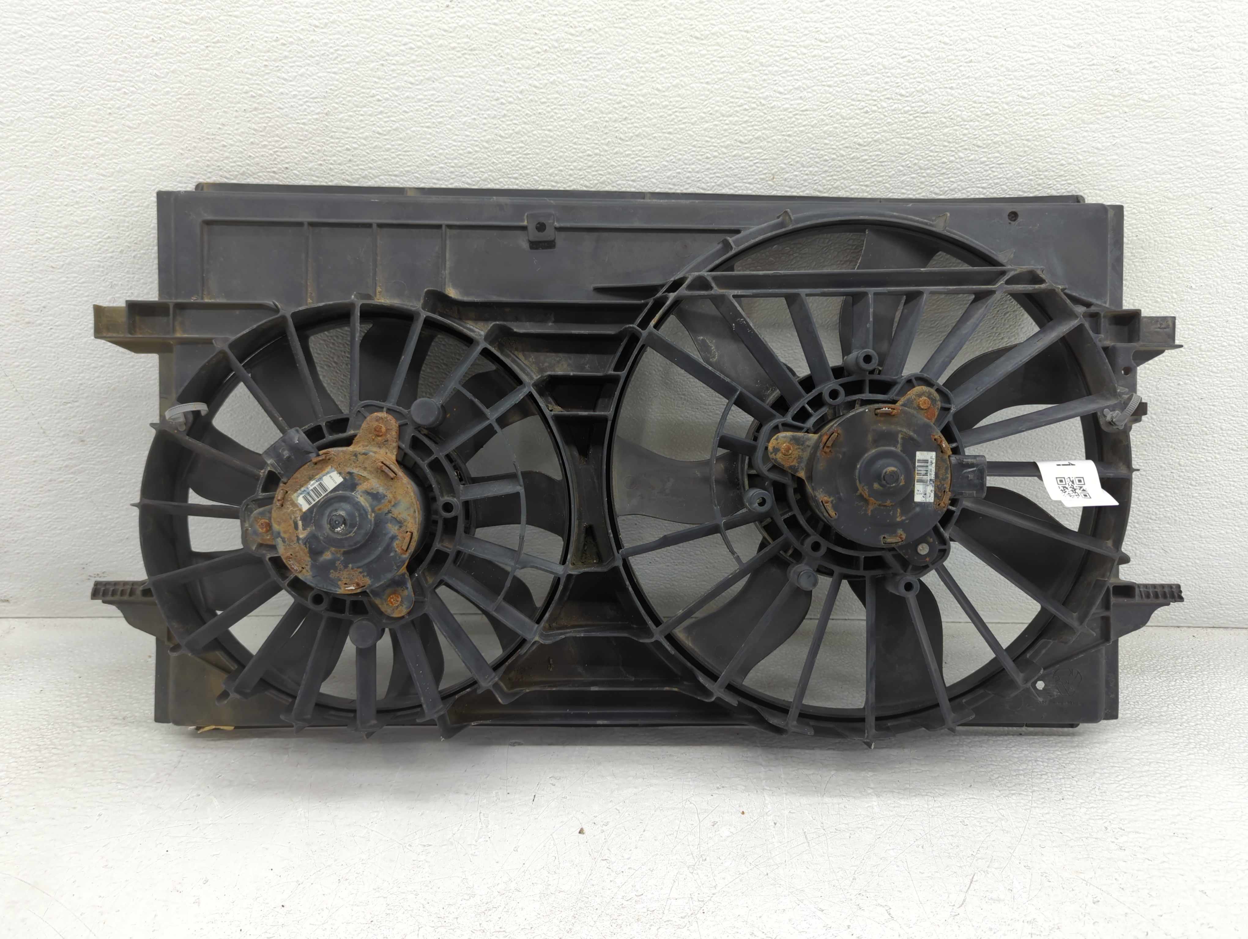 2004-2012 Chevrolet Malibu Left Radiator Fan Motor Assembly 777881 - Oemusedautoparts1.com