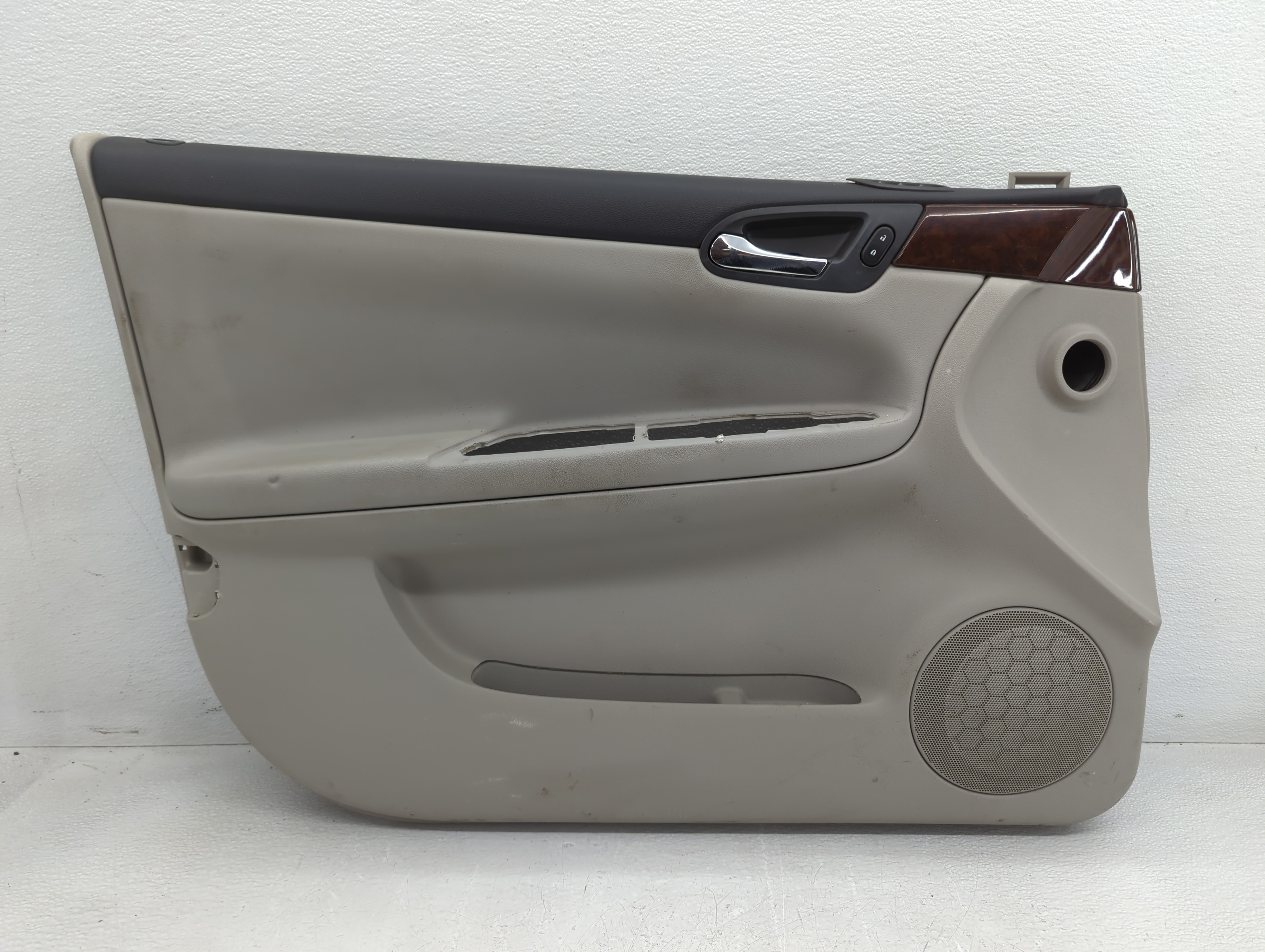 2011 Chevrolet Impala Front Left Driver Interior Door Panel Trim 777887 - Oemusedautoparts1.com