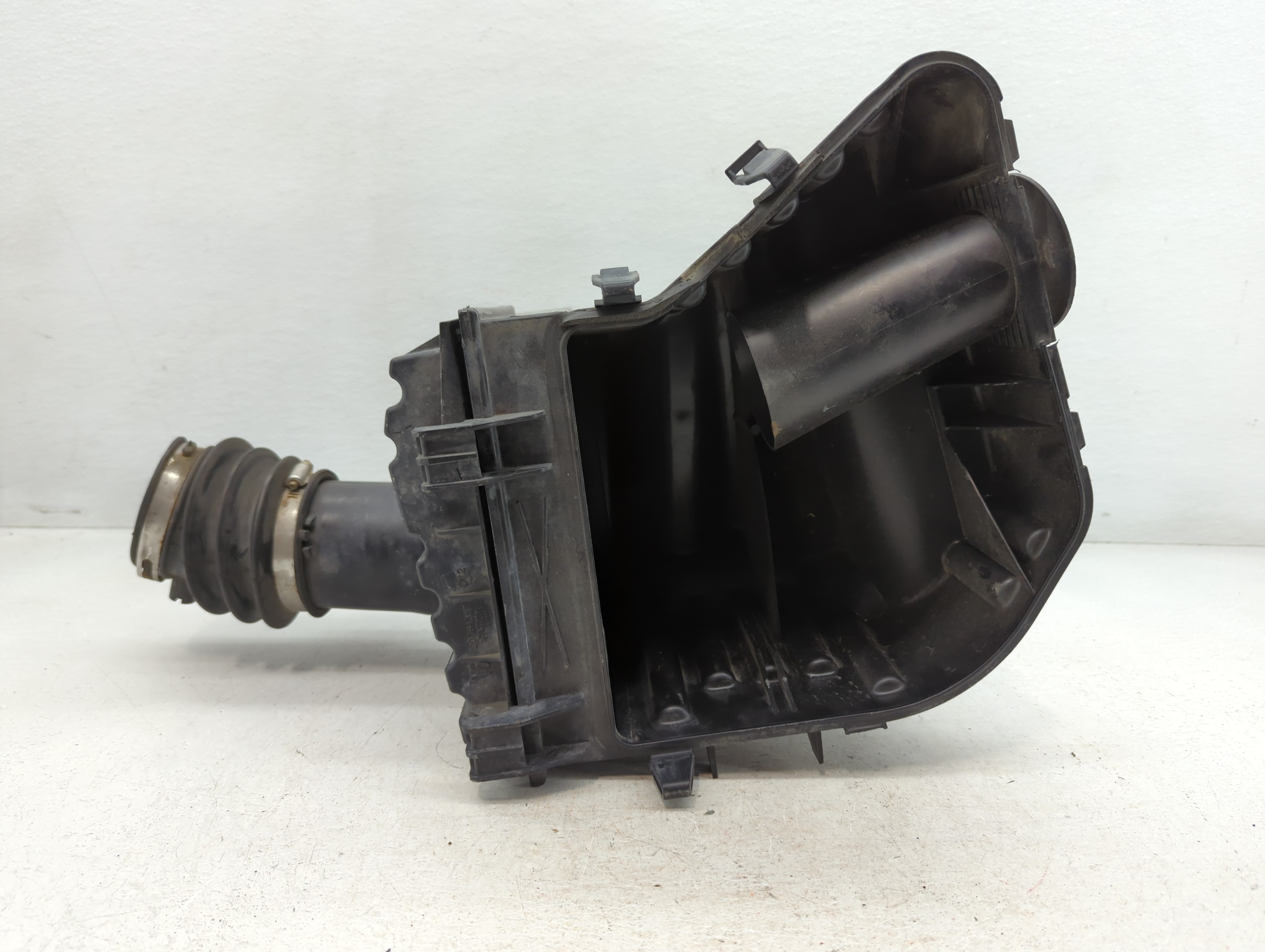 2010-2011 Chevrolet Impala Air Cleaner Intake-duct Hose Tube 777911 - Oemusedautoparts1.com