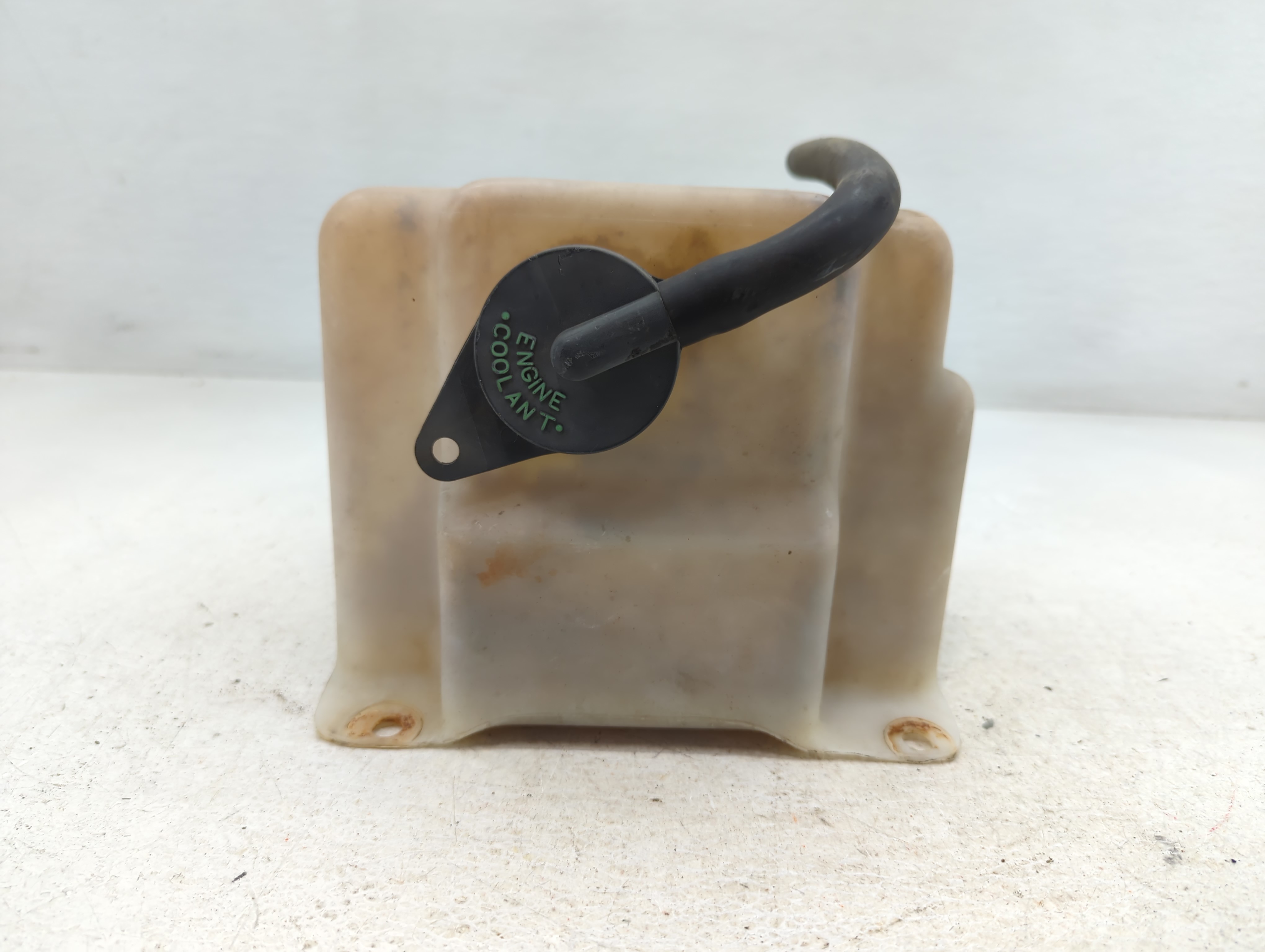 Chevrolet C1500 Radiator Coolant Overflow Expansion Tank Bottle 777922 - Oemusedautoparts1.com