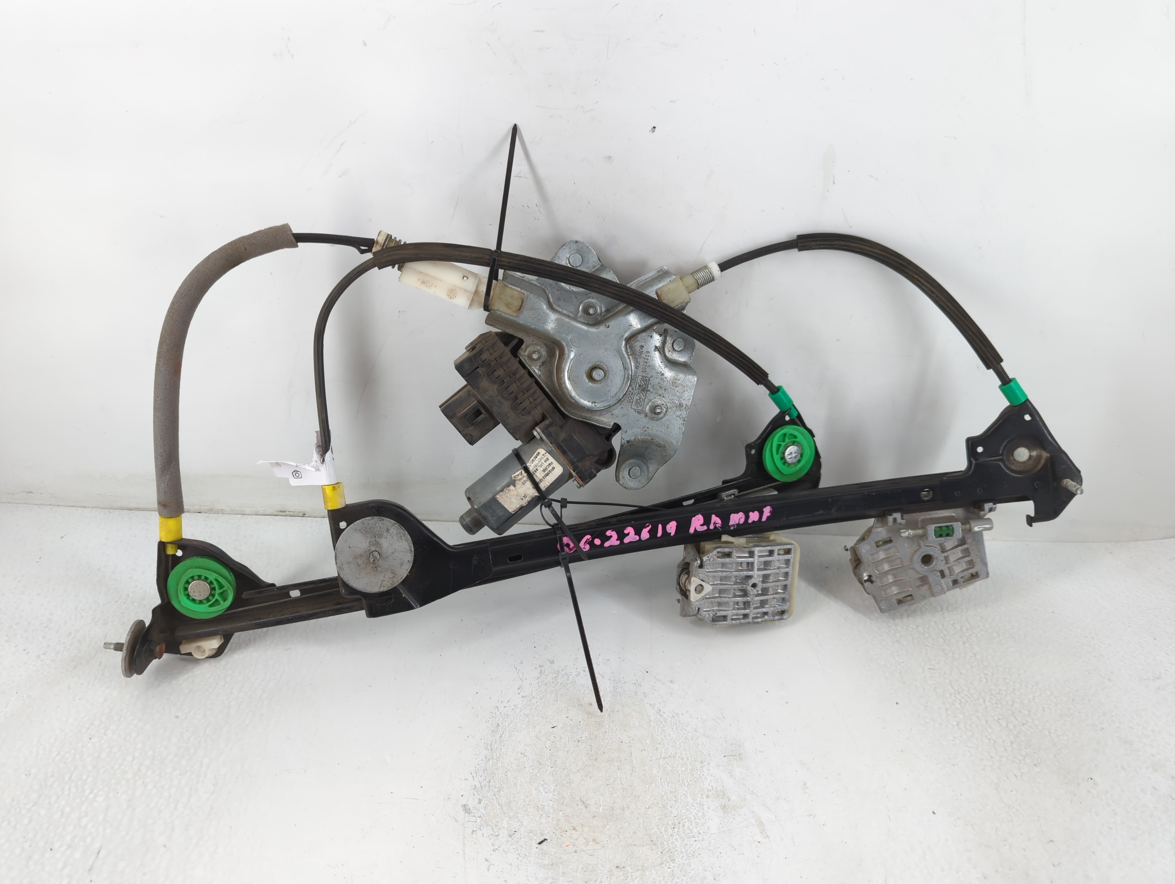 2005-2009 Ford Mustang Window Regulator Passenger Front 777923 - Oemusedautoparts1.com