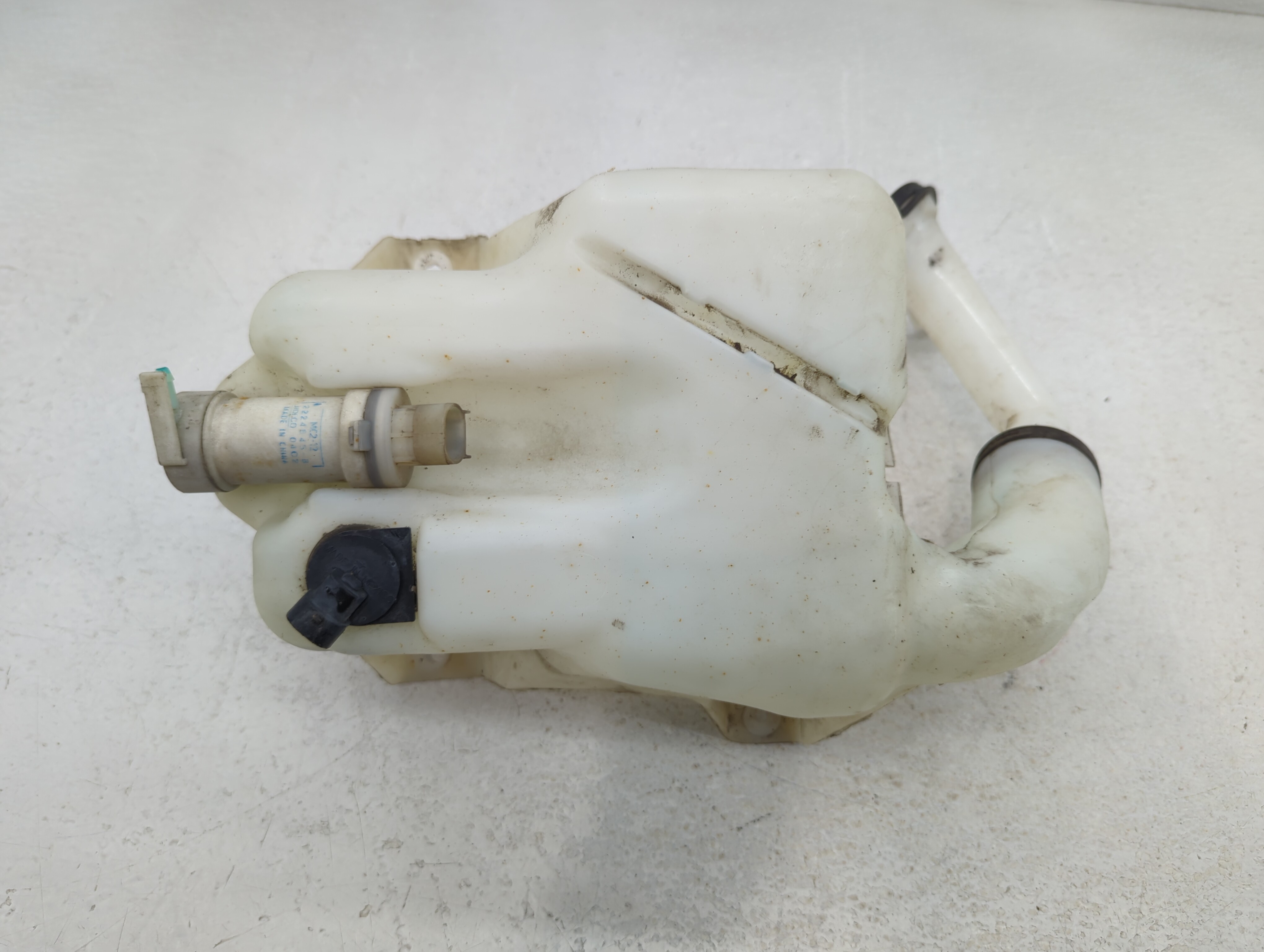 2008-2012 Chevrolet Malibu Windshield Washer Fluid Reservoir Bottle Oem 777939 - Oemusedautoparts1.com