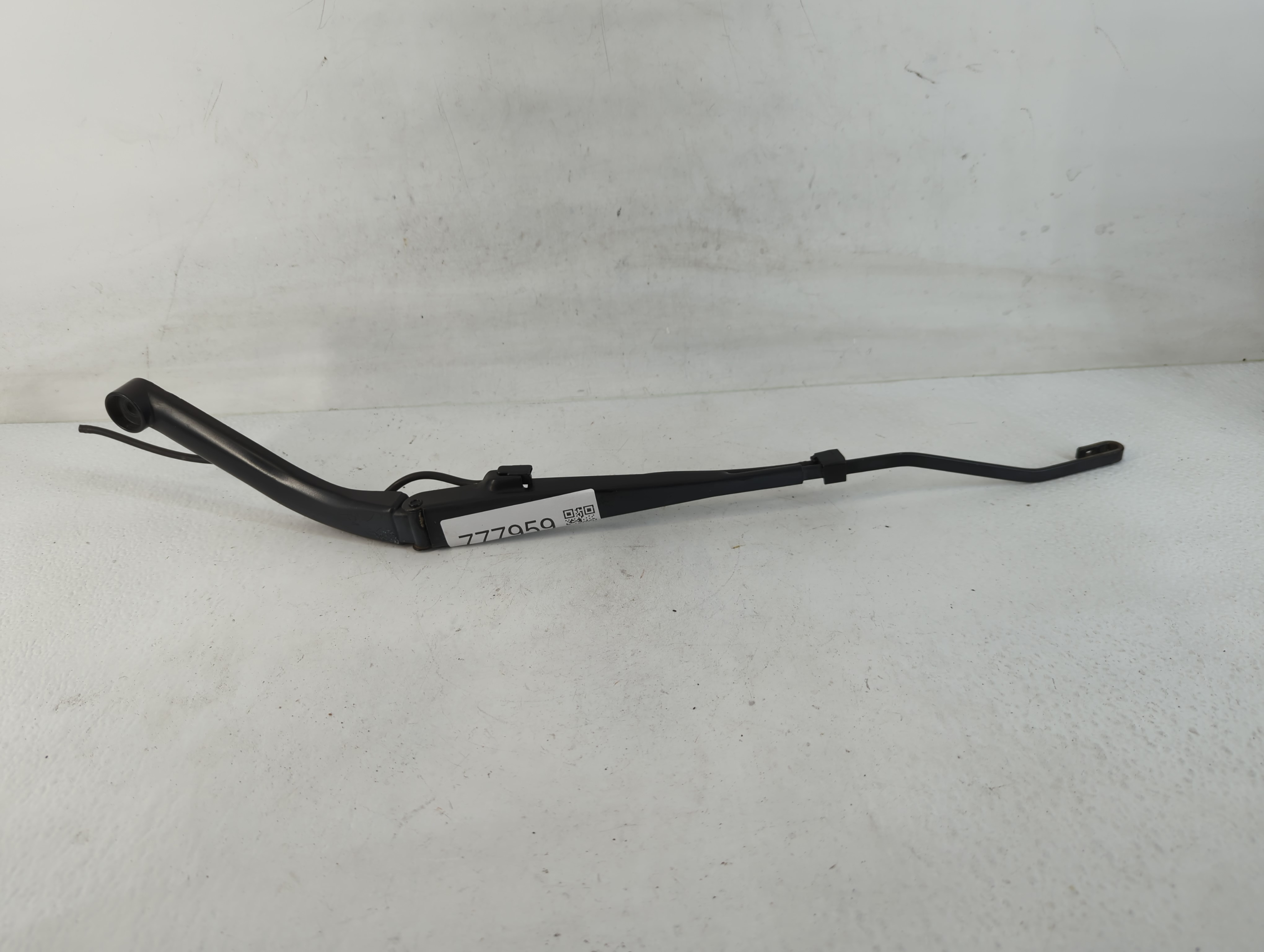 2003 Cadillac Deville Front Drivers Wiper Arm Oem 777959 - Oemusedautoparts1.com