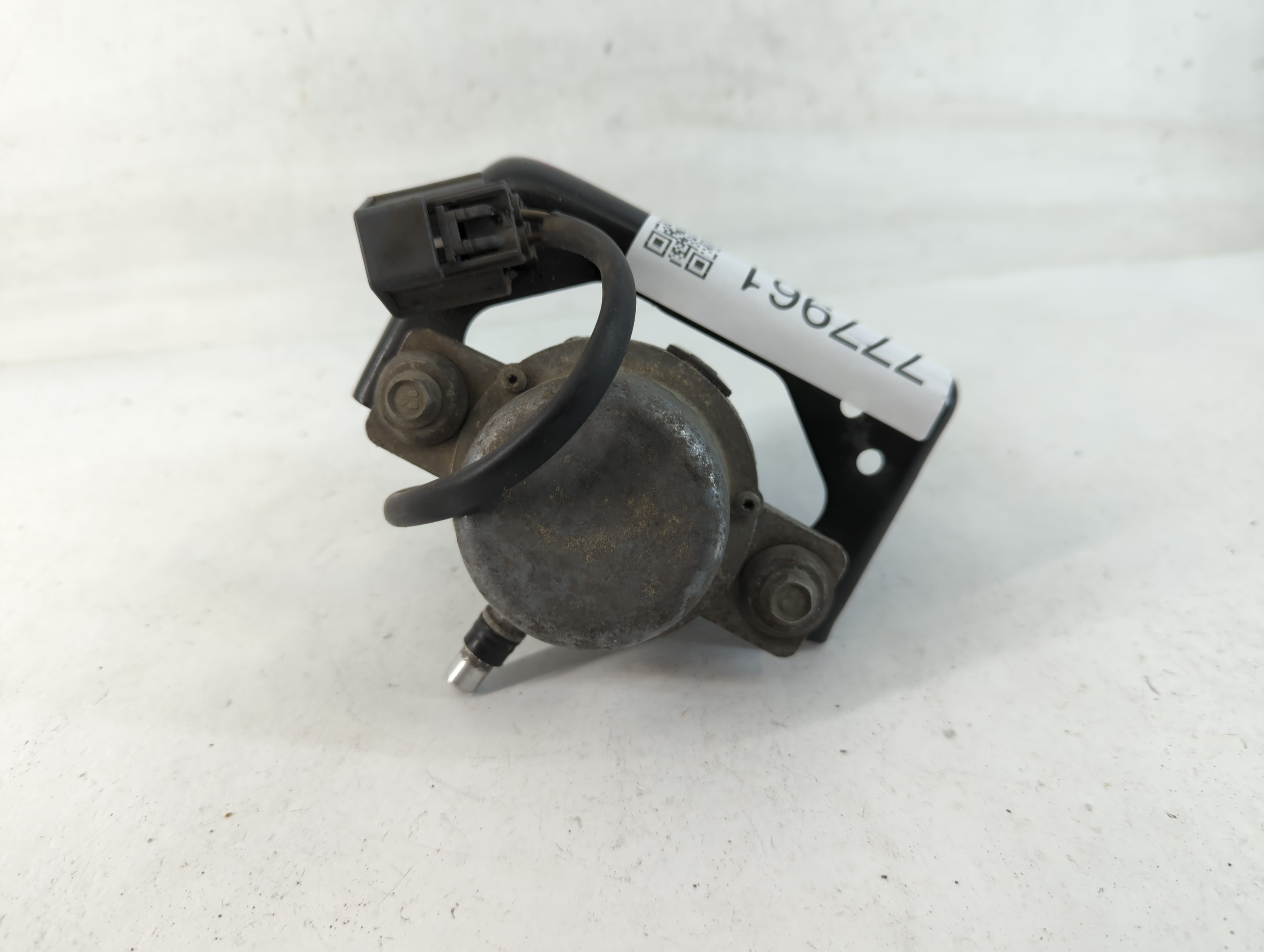 2009 Dodge Ram 1500 Central Vaccum Lock Pump 14222 5884 002|p04581541ab 777961 - Oemusedautoparts1.com