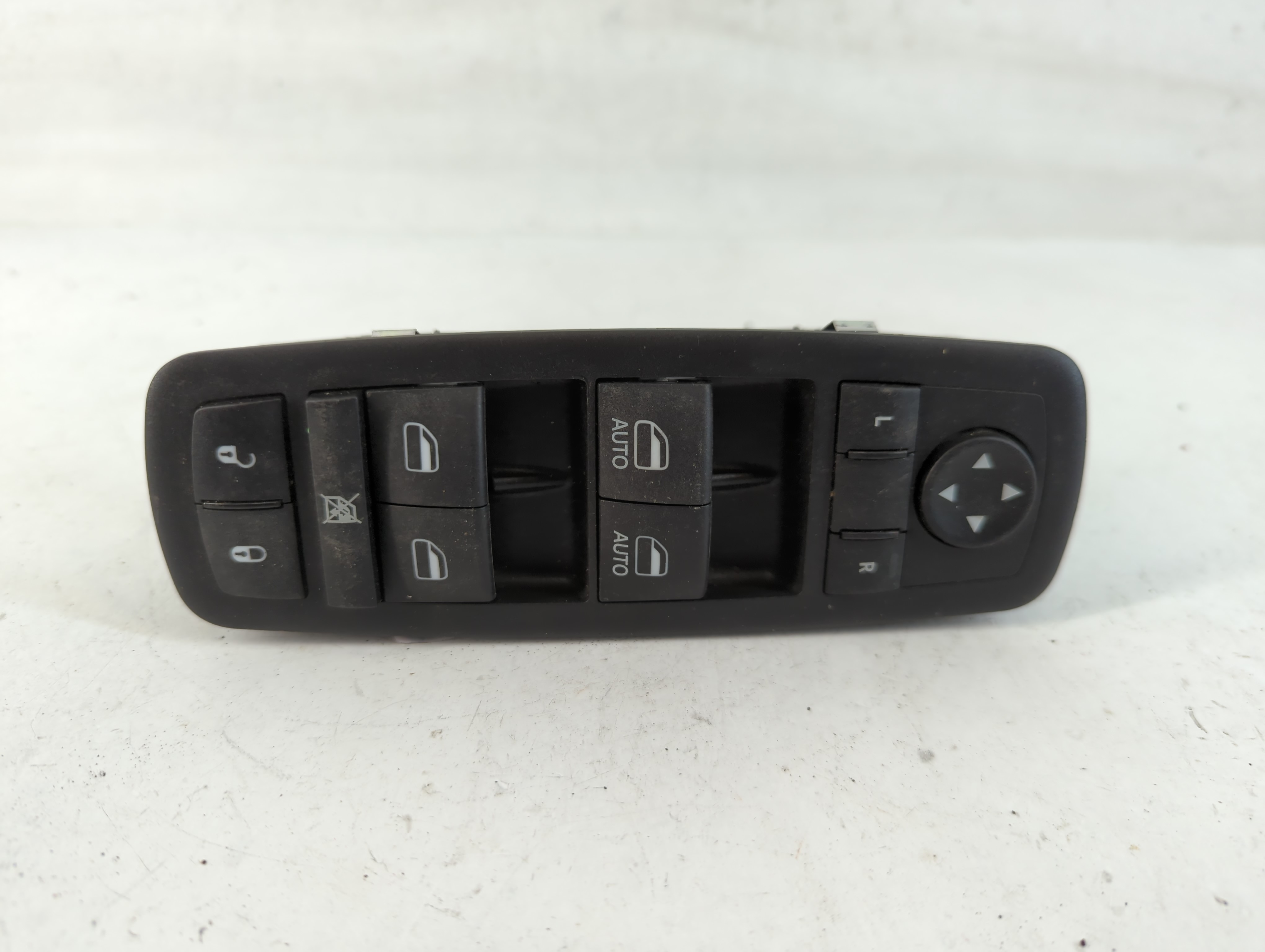 2015-2017 Chrysler 200 Driver Left Door Master Power Window Switch 777980 - Oemusedautoparts1.com