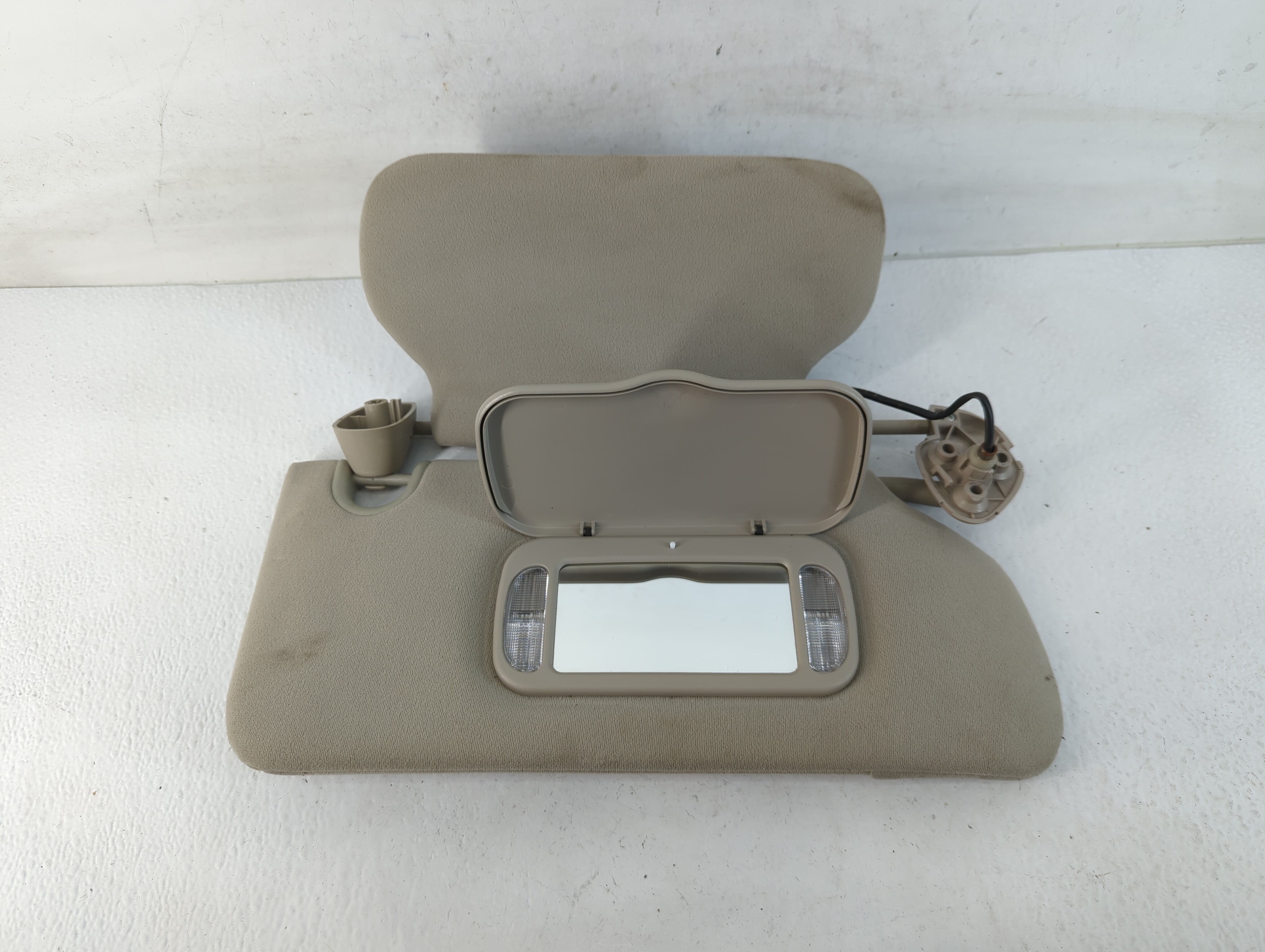 2006-2007 Cadillac Dts Passenger Sun Visor Mirror Right Sunvisor Grey 777986 - Oemusedautoparts1.com