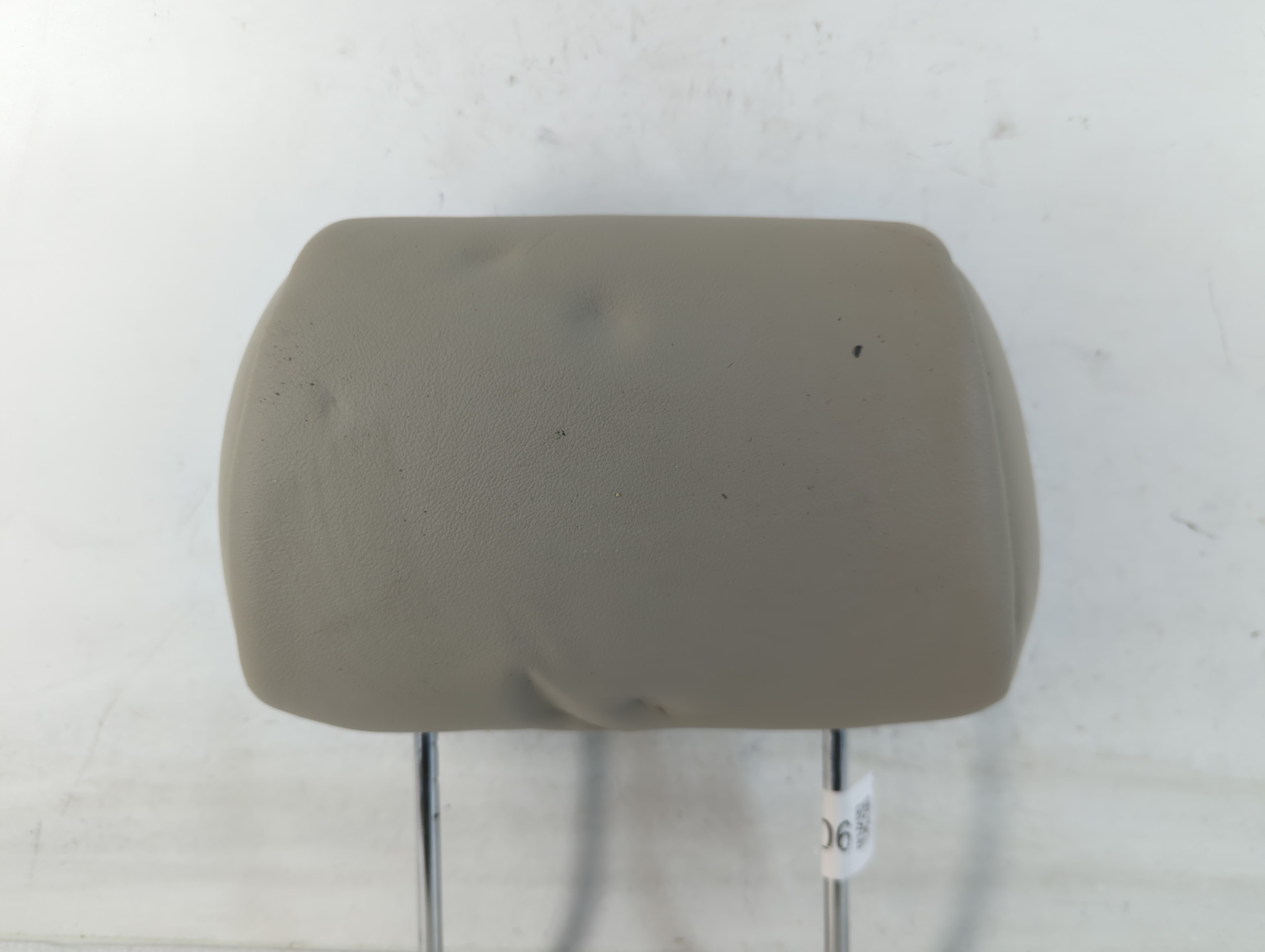 2006-2011 Cadillac Dts Headrest Head Rest Rear Center Seat 778006 - Oemusedautoparts1.com