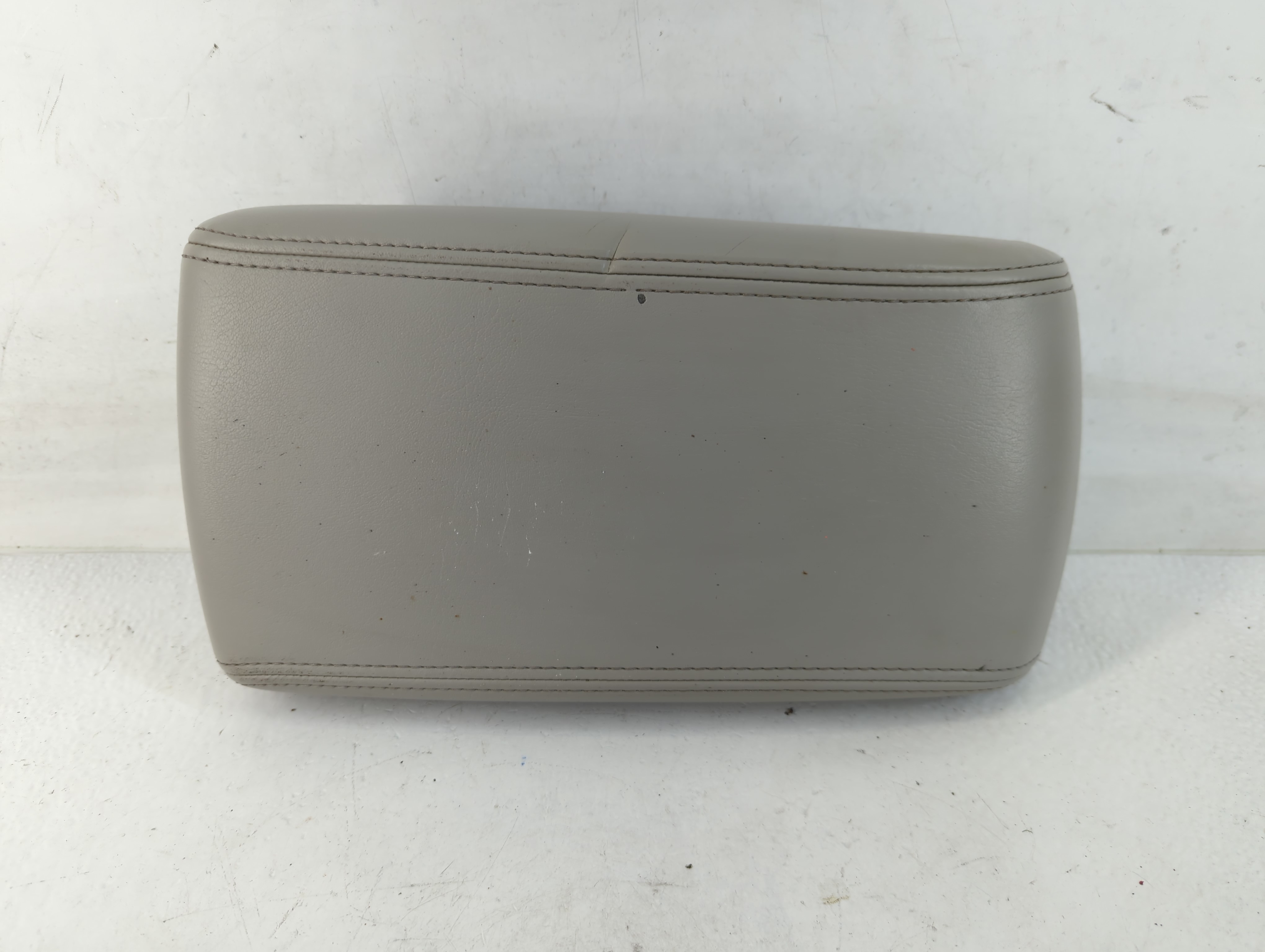 2011 Chevrolet Impala Center Console Armrest Cover Lid 778026 - Oemusedautoparts1.com