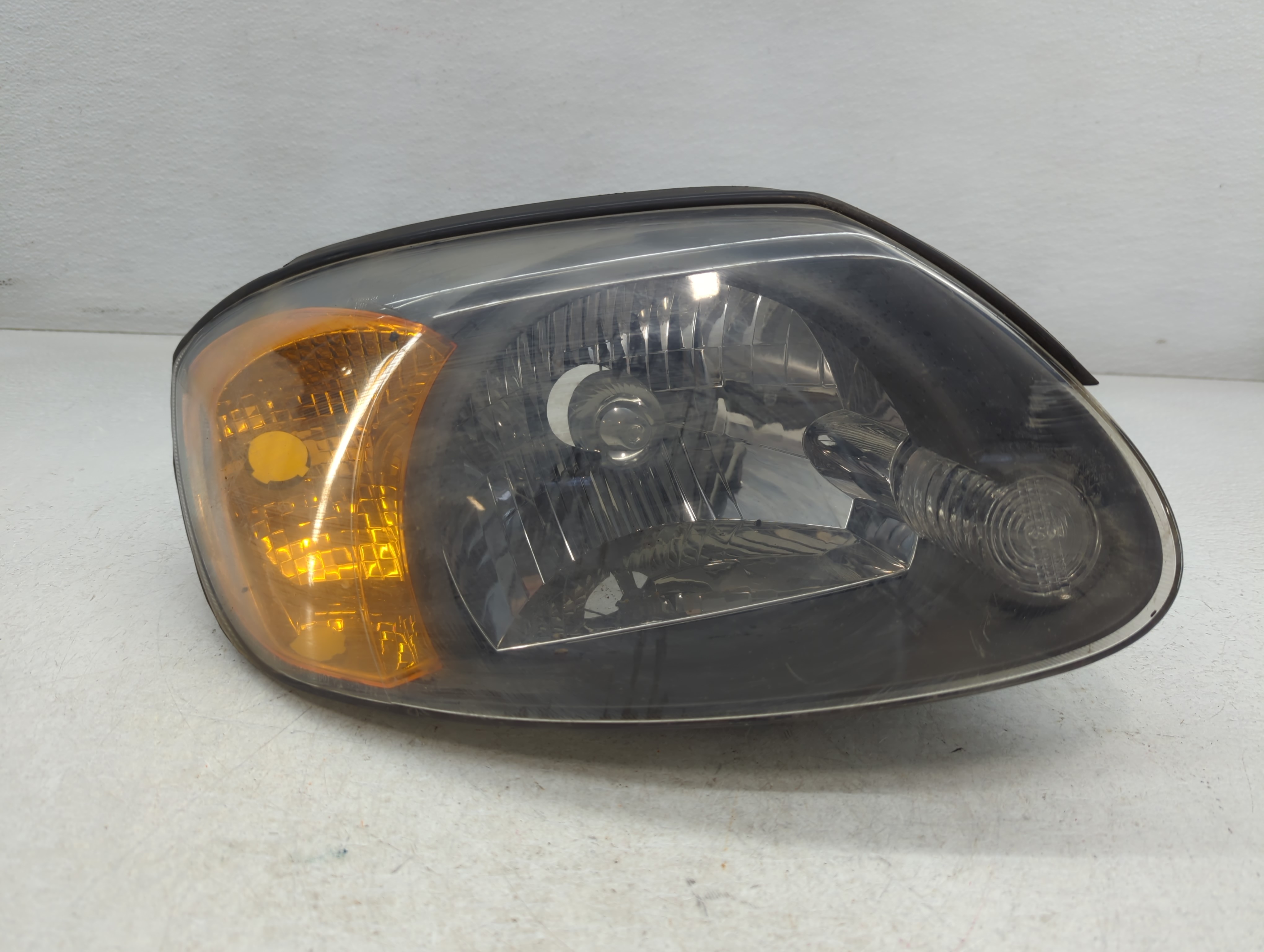 Picture of 2003-2006 Hyundai Accent Passenger Right Oem Head Light Headlight Lamp 778029