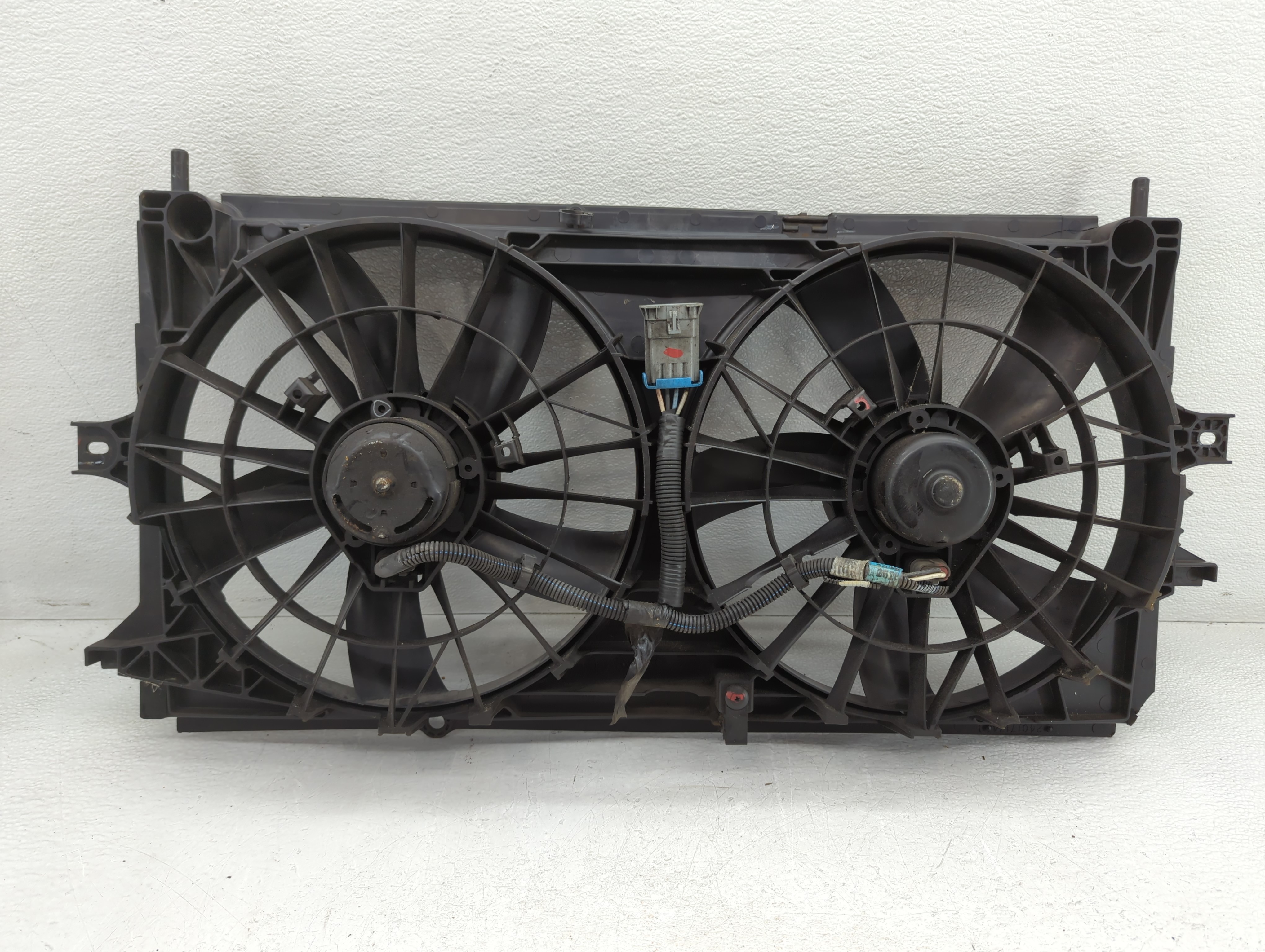 2002-2005 Buick Century Left Radiator Fan Motor Assembly 778057 - Oemusedautoparts1.com