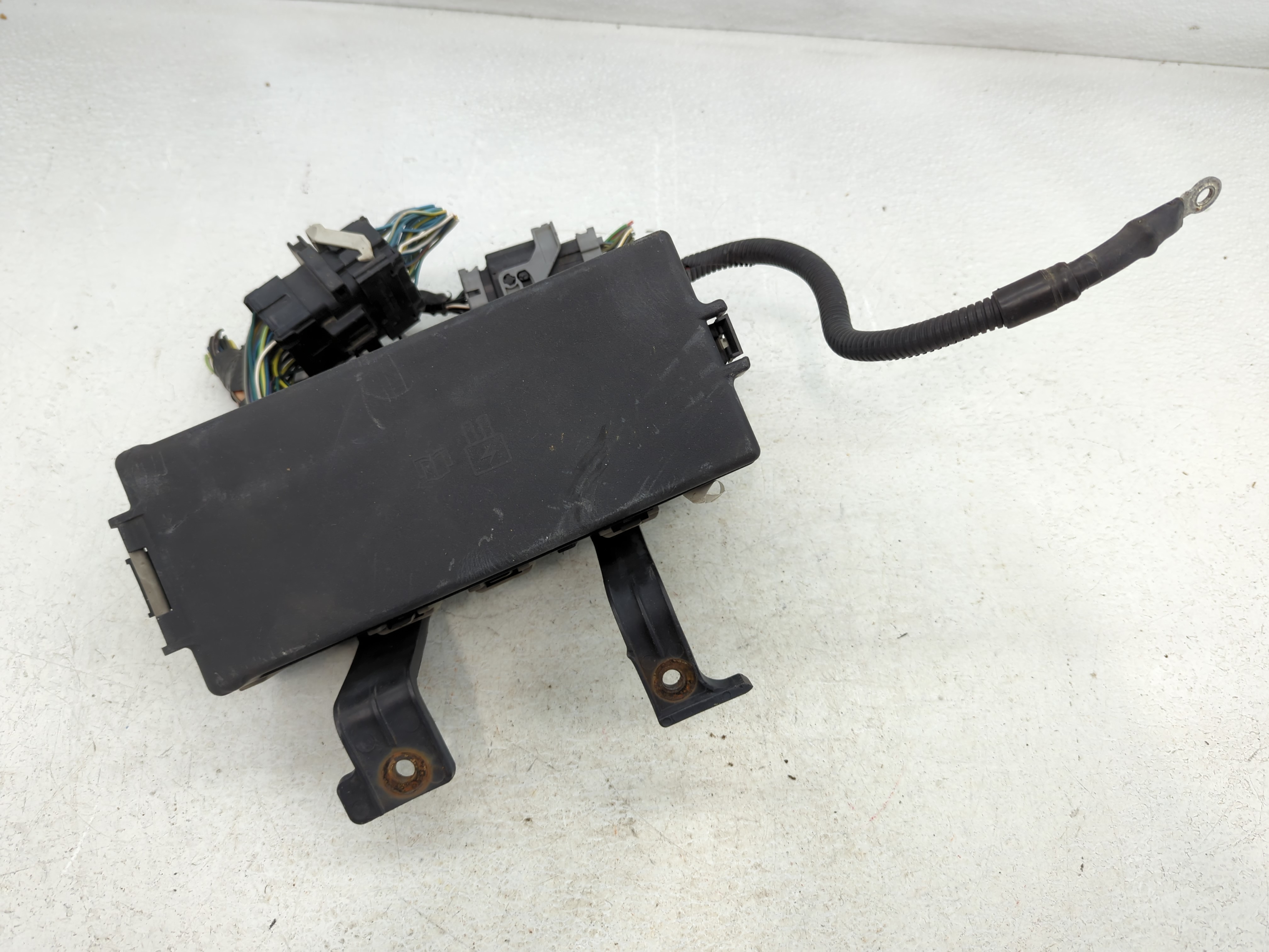 2010-2012 Ford Fusion Fusebox Fuse Box Relay Module 7e5t-14a003-ba 778137 - Oemusedautoparts1.com
