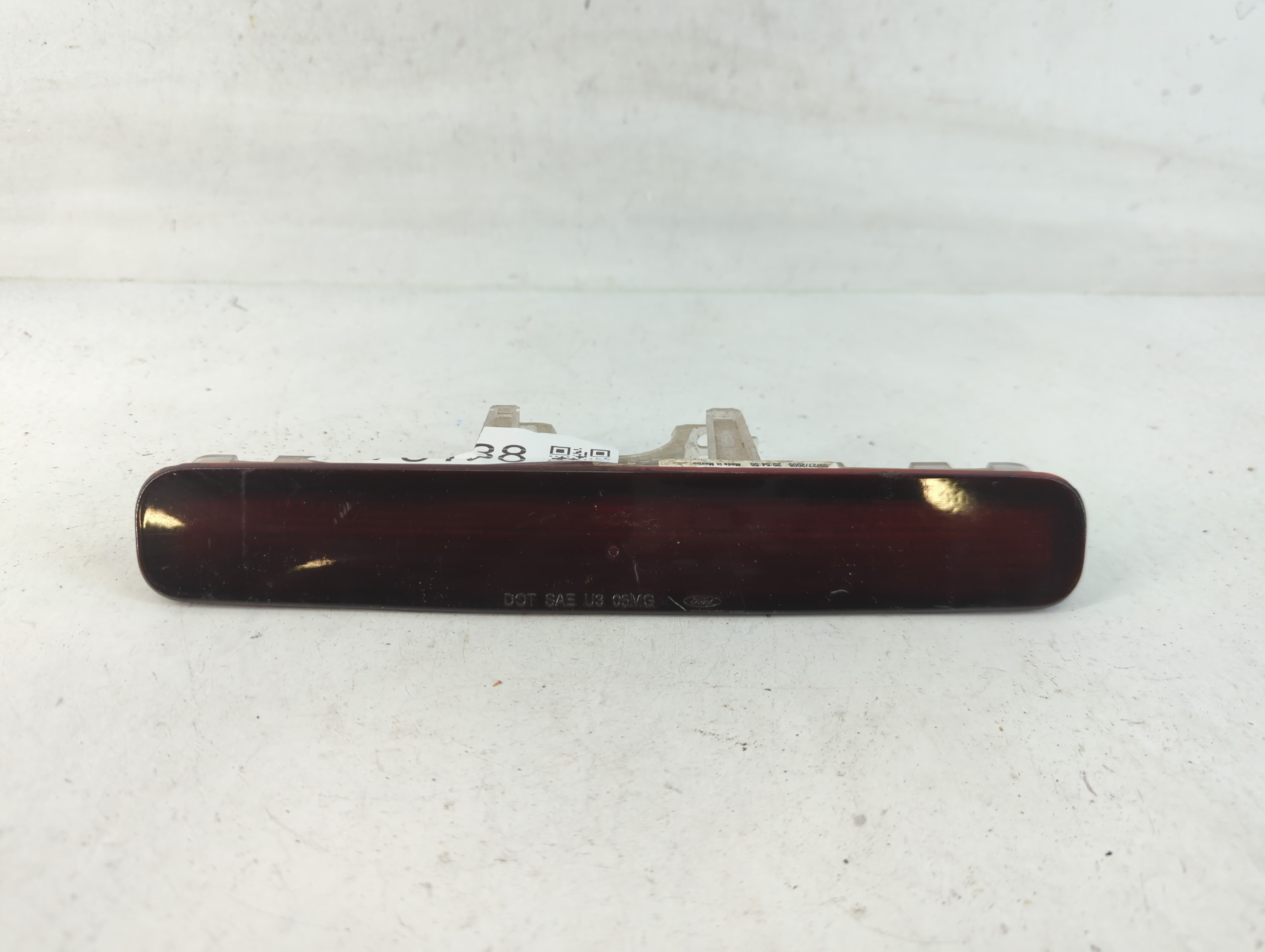 2005 Ford Mustang High Mounted Stop Third Brake Light Lamp 778138 - Oemusedautoparts1.com
