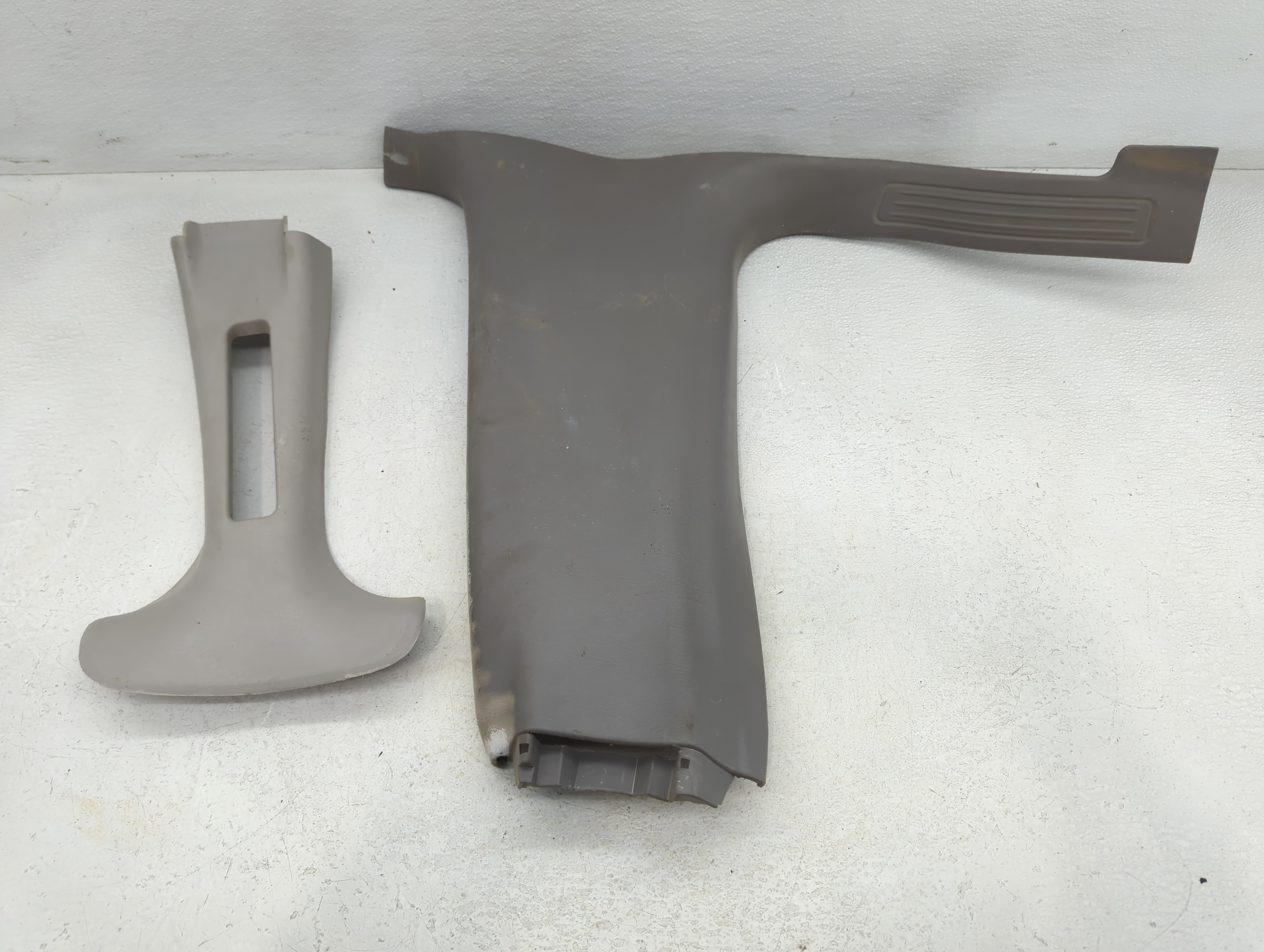 2000-2007 Ford Taurus Passenger Center Pillar Oem 778154 - Oemusedautoparts1.com