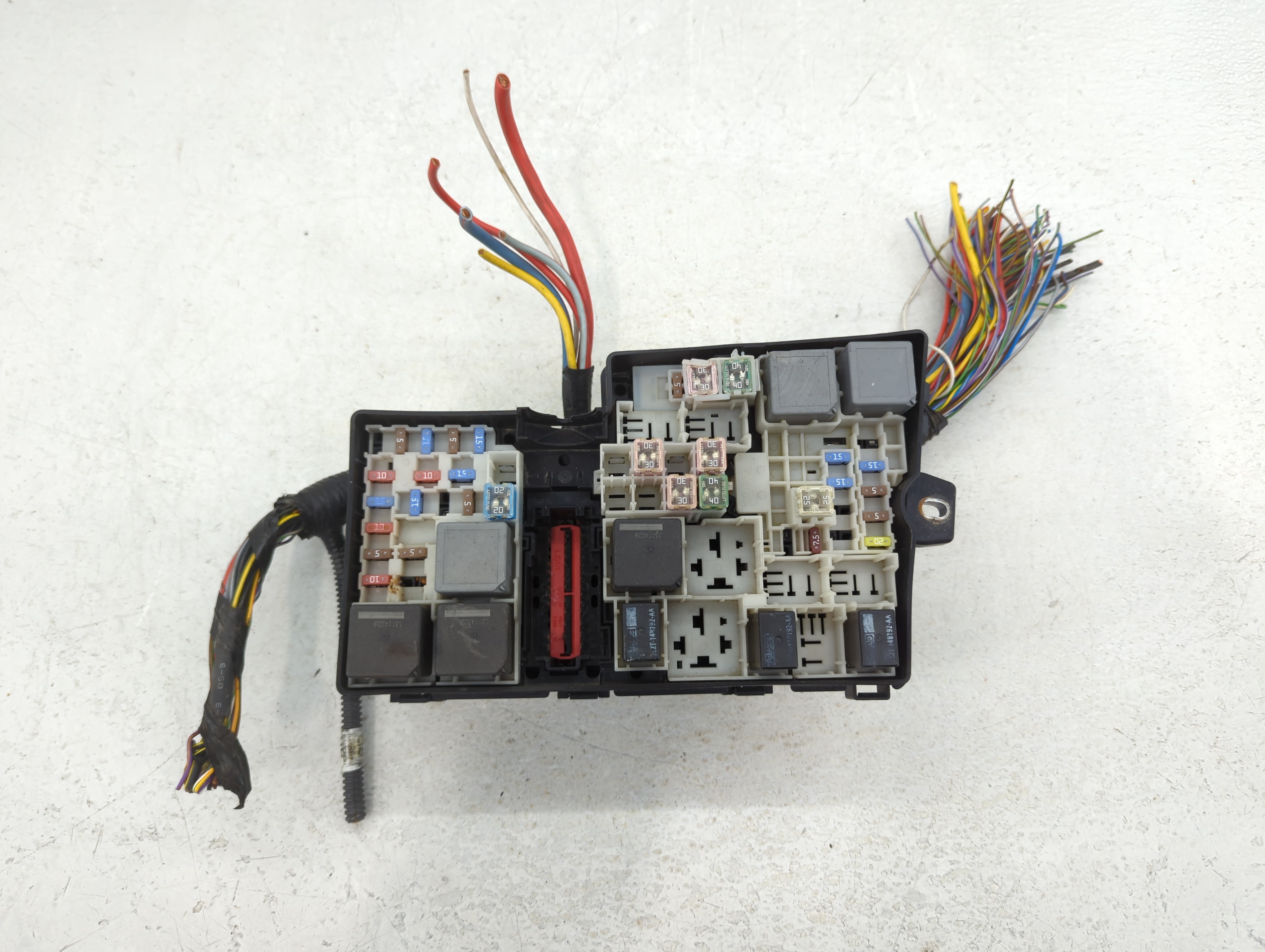 2012-2014 Ford Focus Fusebox Fuse Box Relay Module Av6t-14a067-ac 778157 - Oemusedautoparts1.com