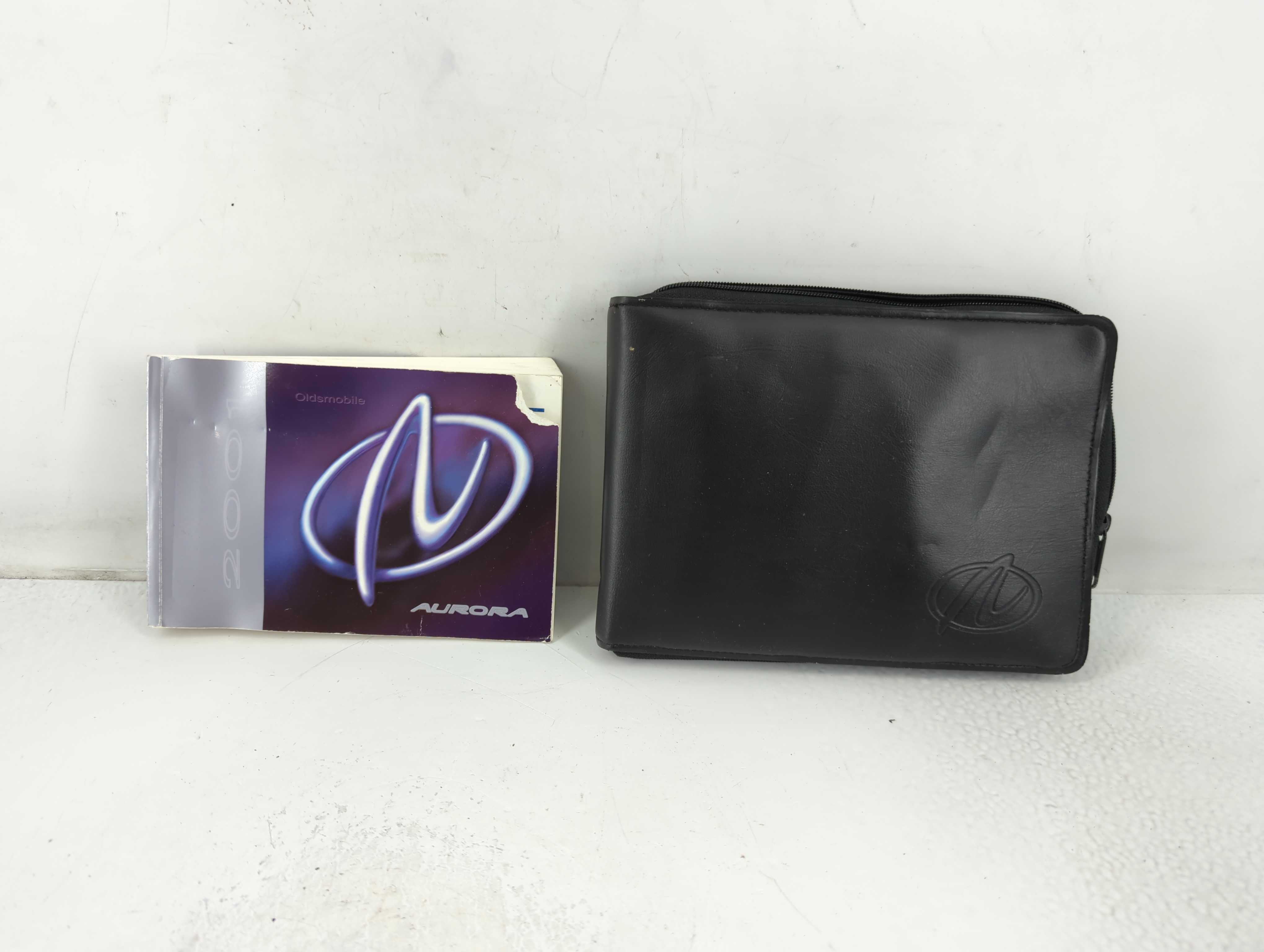 2001 Oldsmobile Aurora Owners Manual Book Guide 778170 - Oemusedautoparts1.com