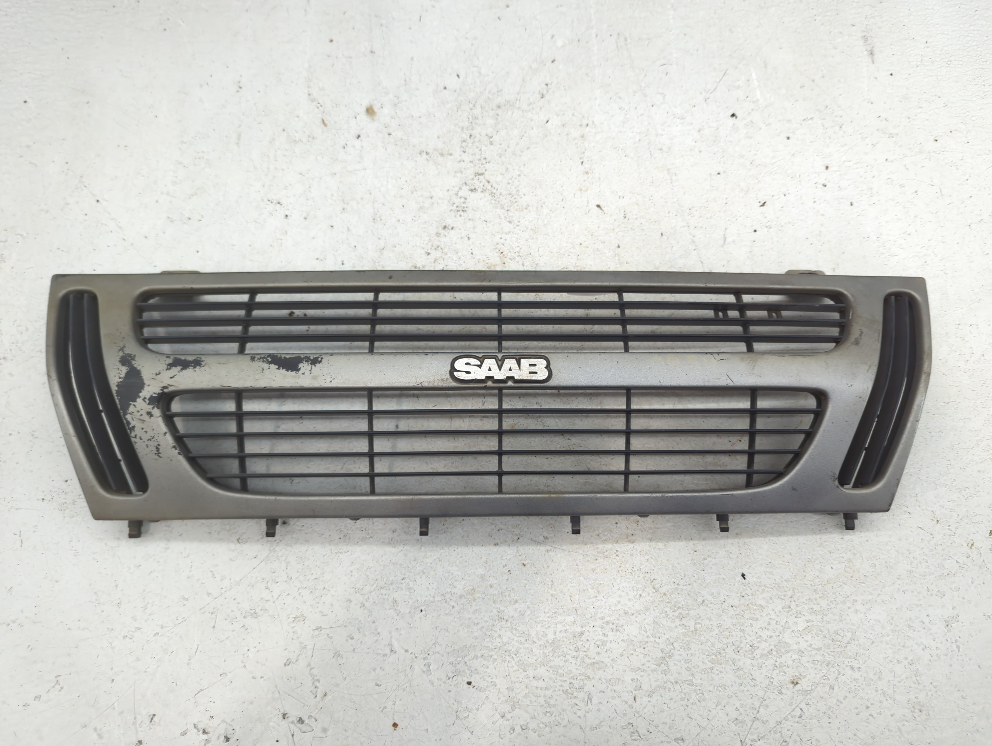 1984 Saab 900 Front Bumper Grille Cover 778191 - Oemusedautoparts1.com