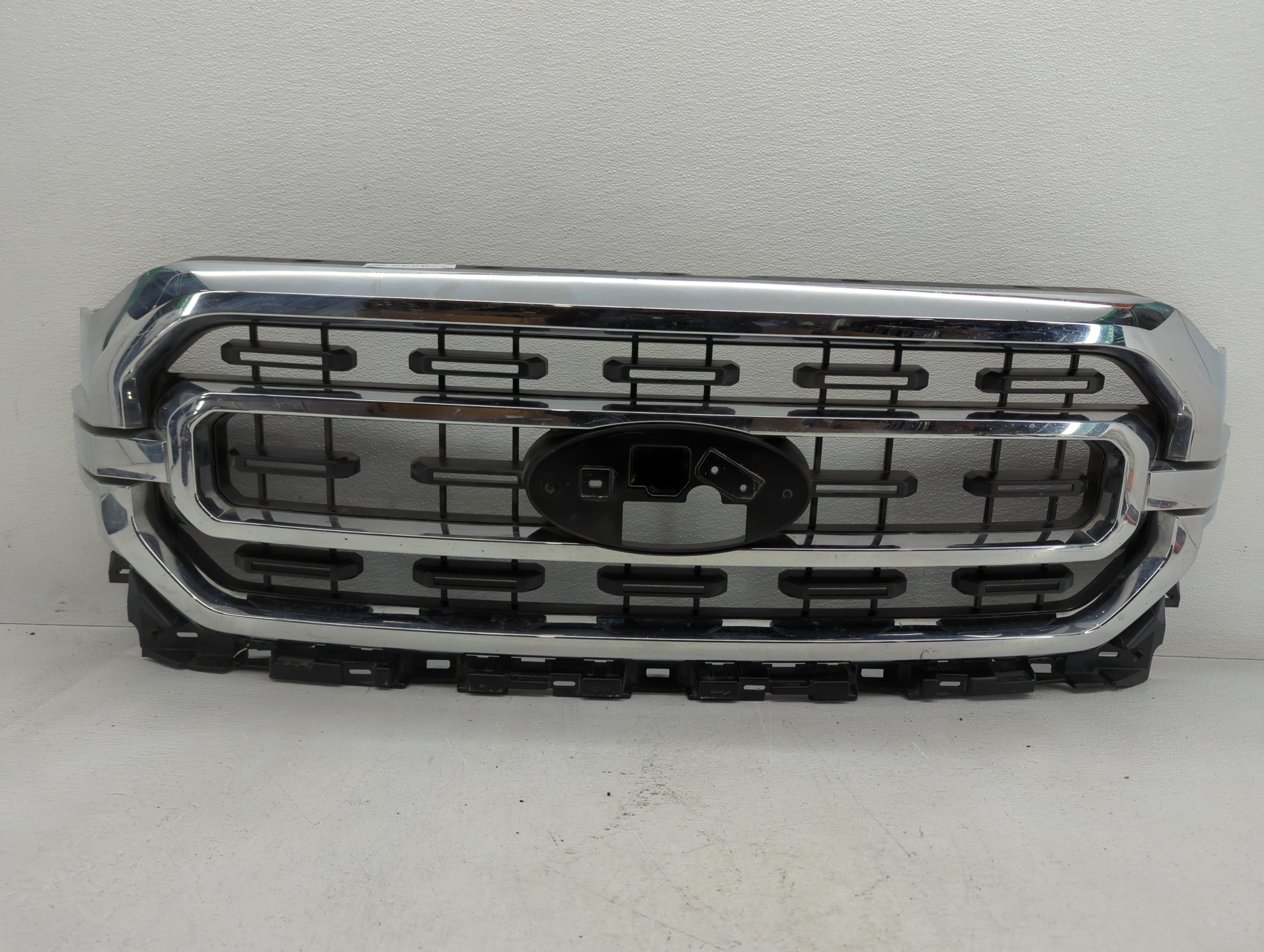 2021-2022 Ford F-150 Front Bumper Grille Cover 778232 - Oemusedautoparts1.com