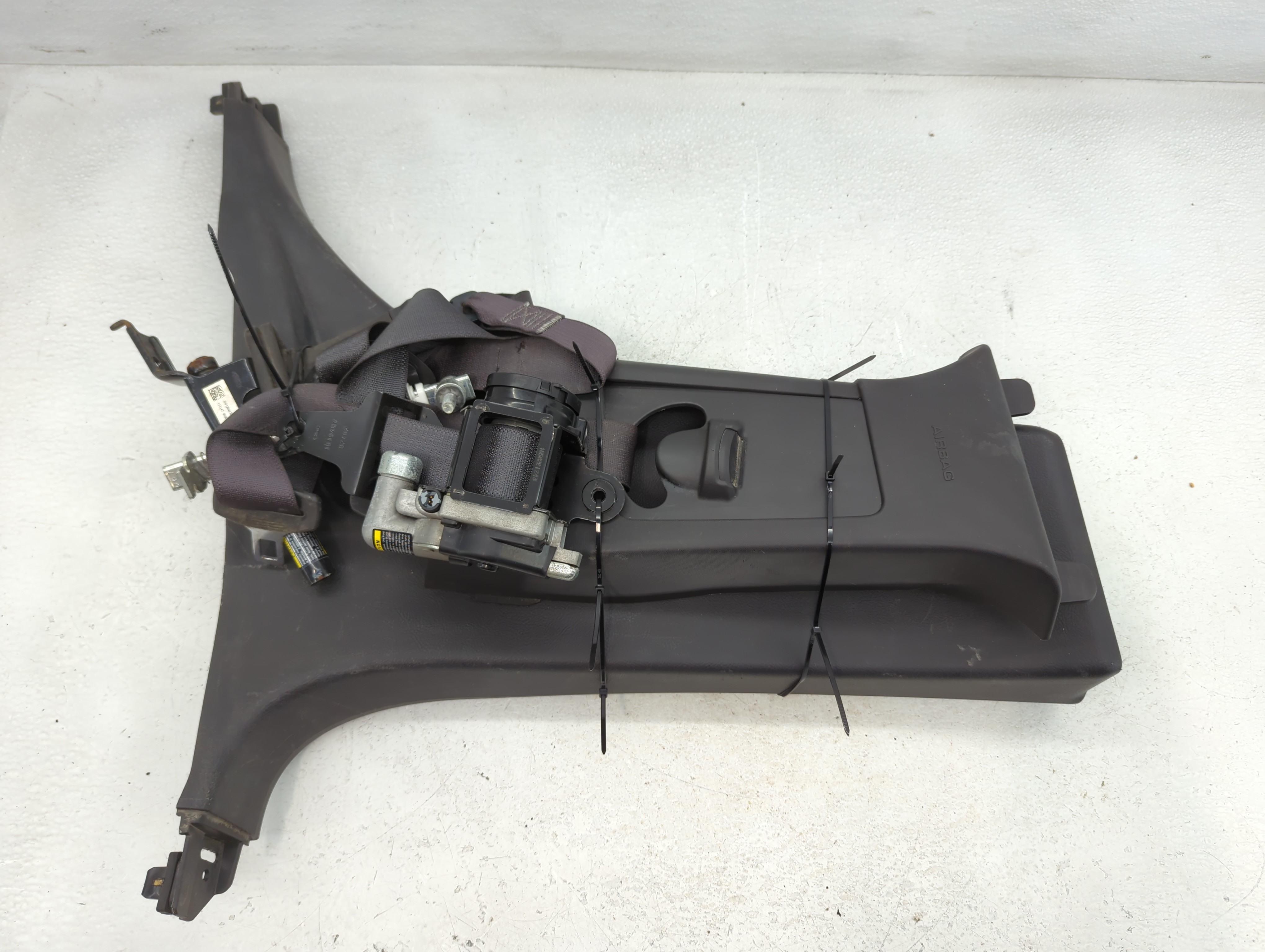 Picture of 2013-2019 Ford Taurus Passenger Right Seat Belt Front Retractor 778272