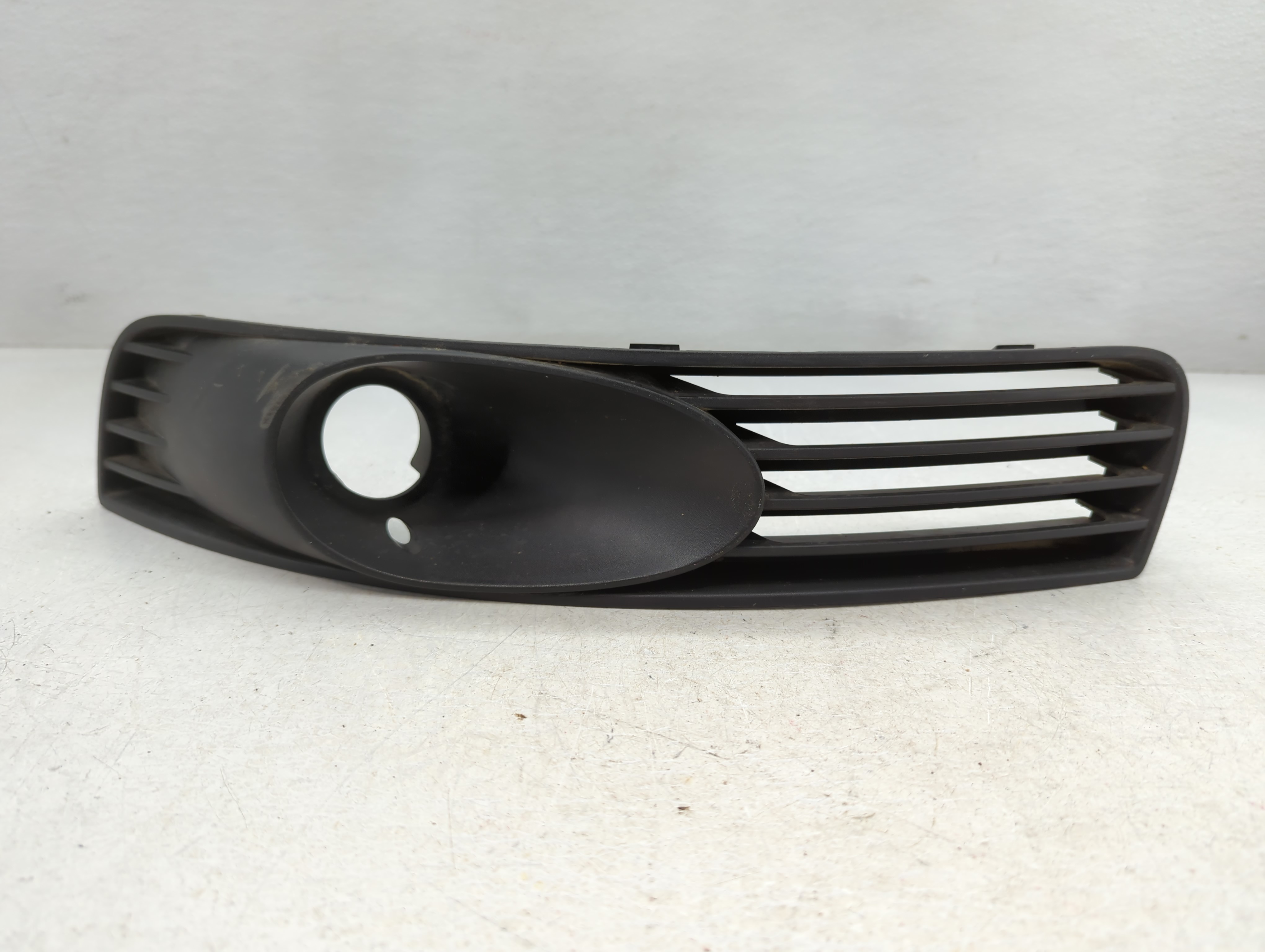 2005-2010 Chevrolet Cobalt Front Bumper Grille Cover 778274 - Oemusedautoparts1.com