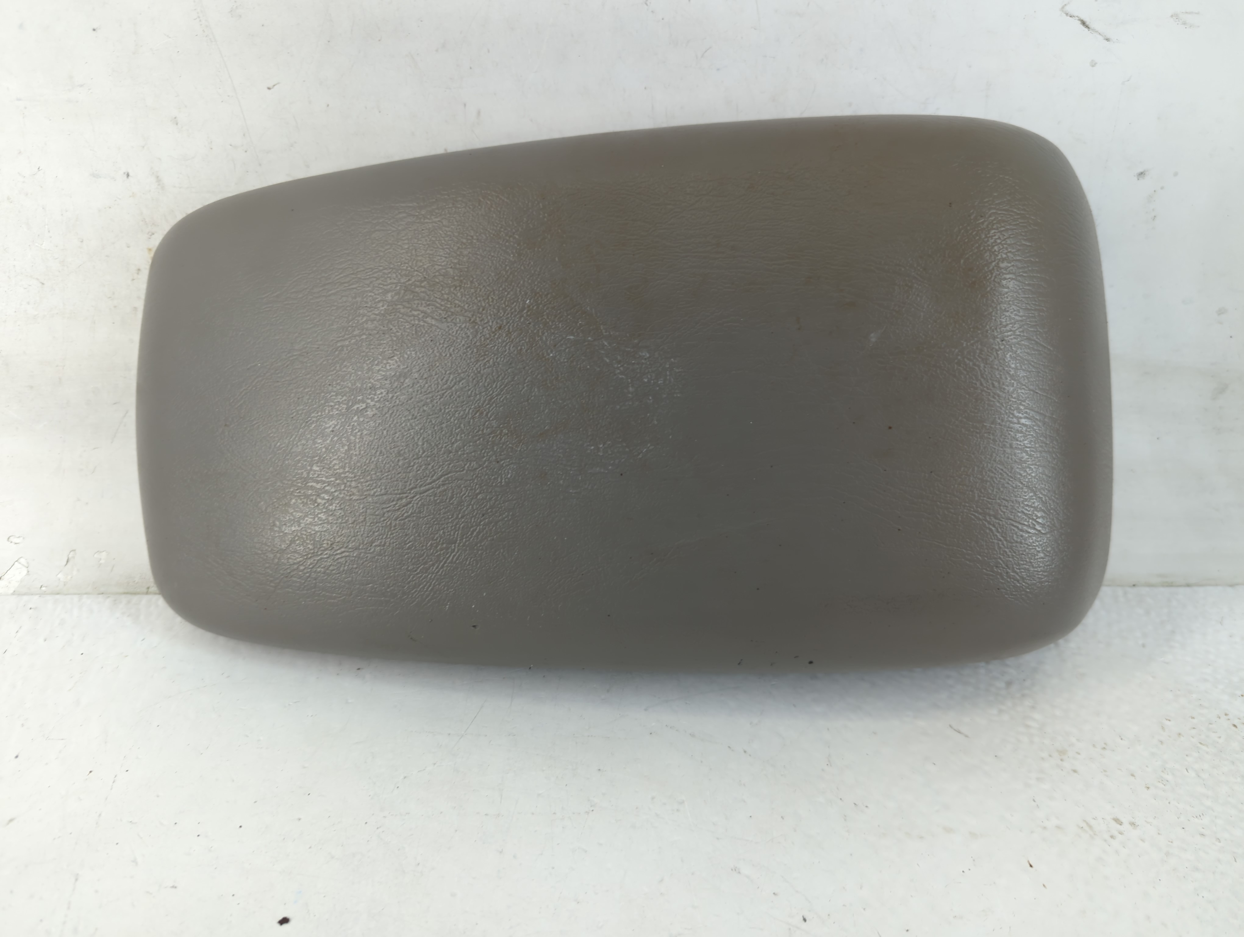 Picture of 2006 Ford Taurus Center Console Armrest Cover Lid Grey 778280