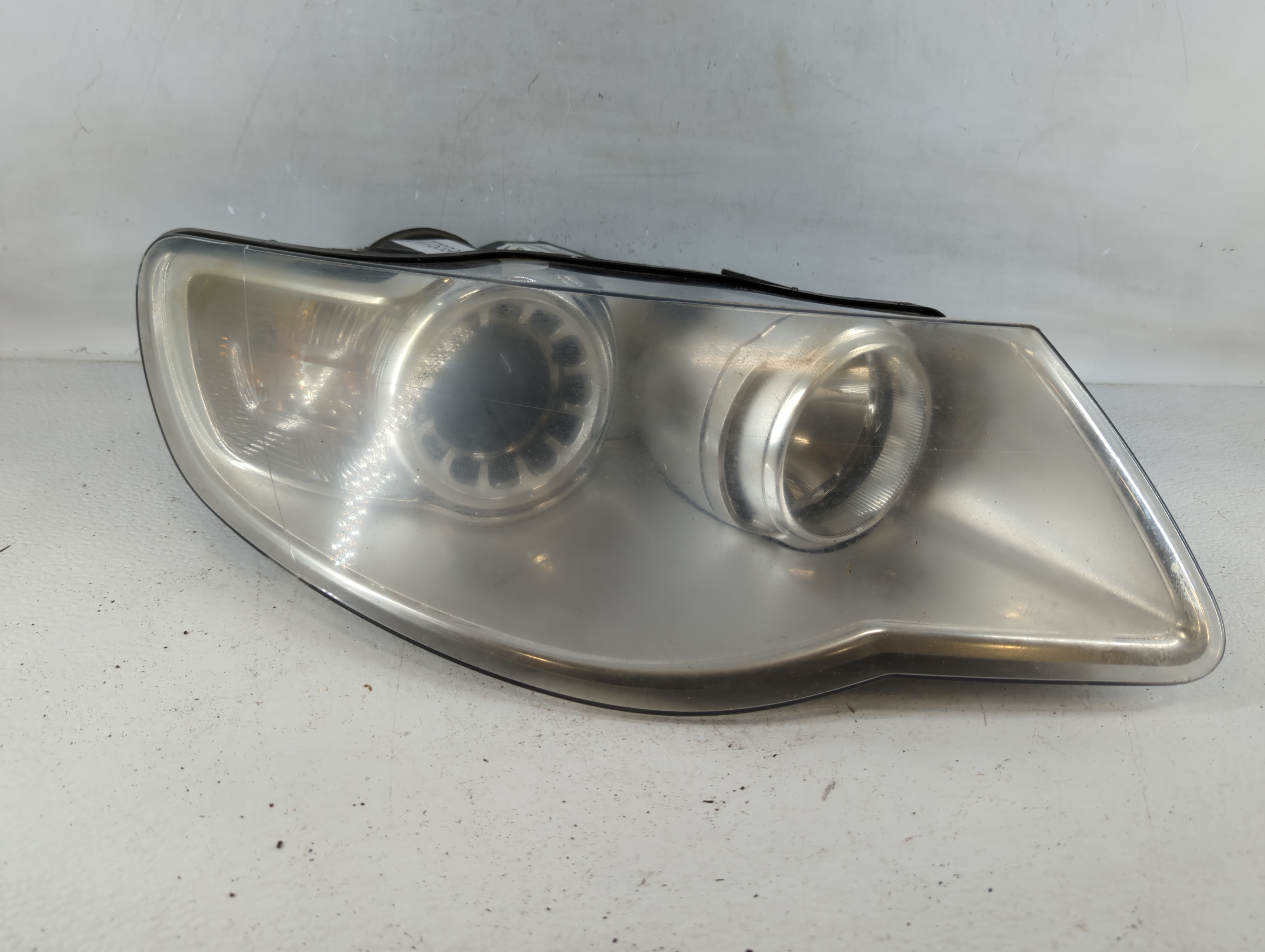 2007 Volkswagen Touareg Passenger Right Oem Head Light Headlight Lamp 778399 - Oemusedautoparts1.com