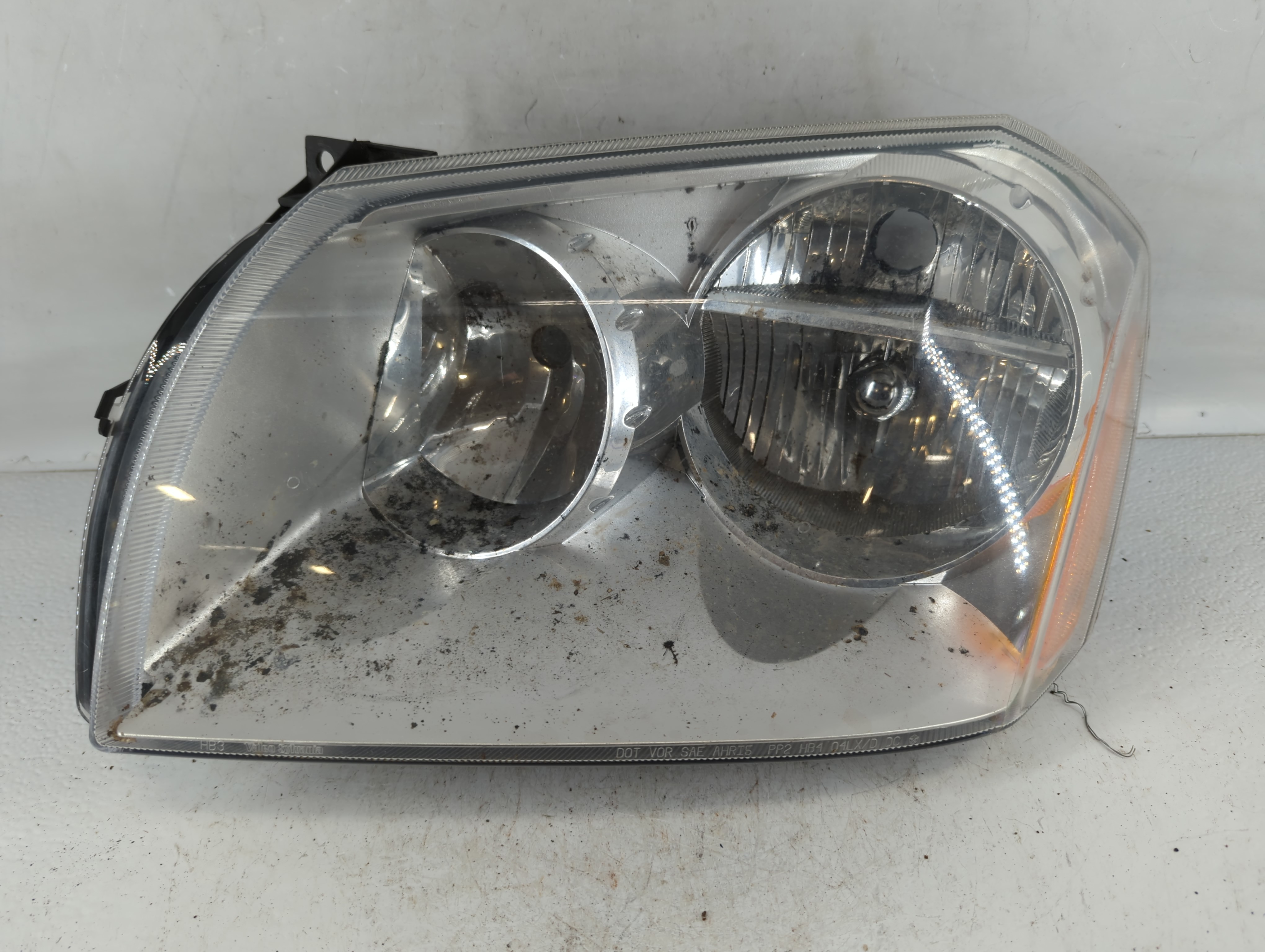 Chrysler Magnum Driver Left Oem Head Light Headlight Lamp 778400 - Oemusedautoparts1.com