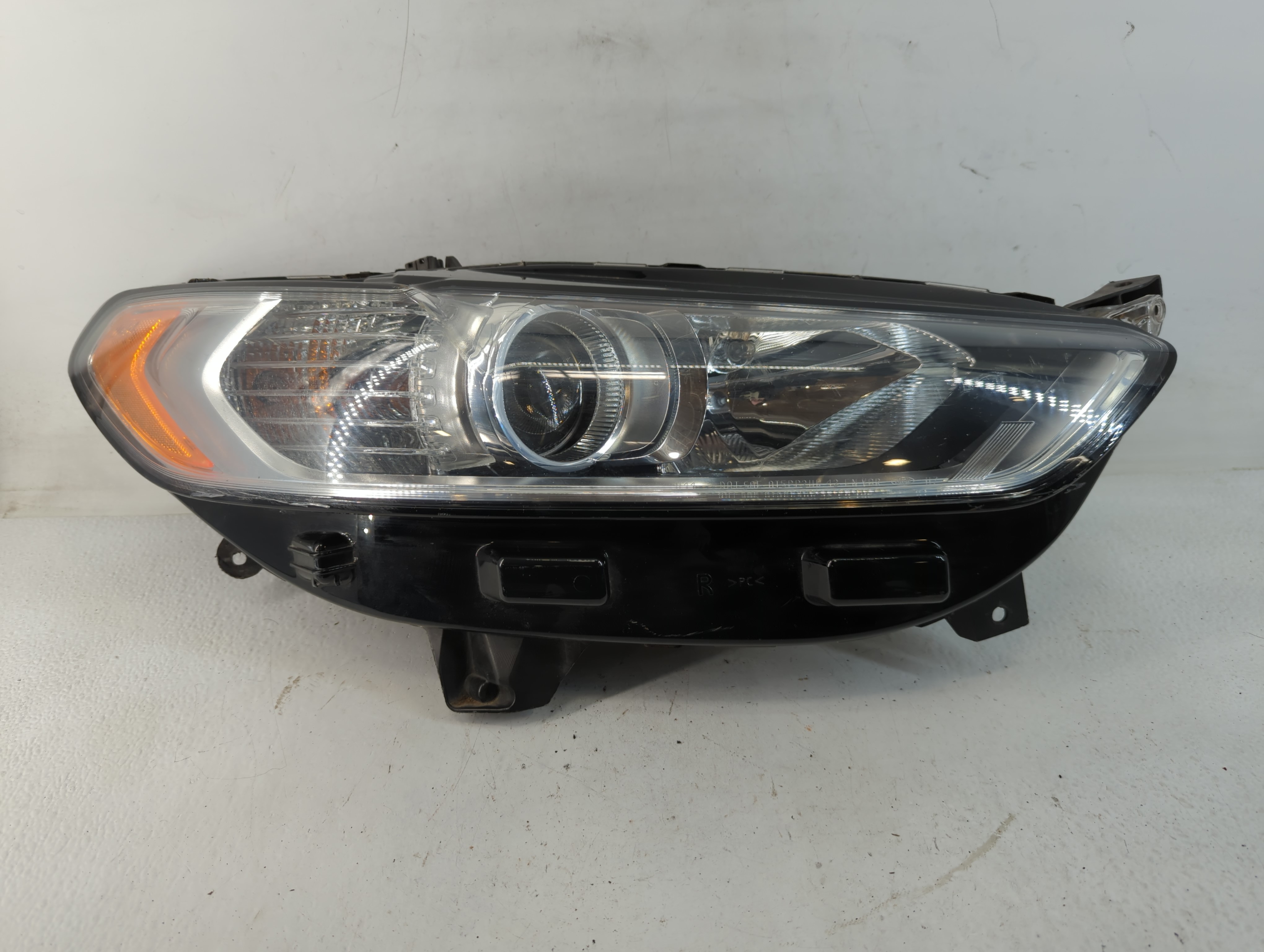 Picture of 2013-2016 Ford Fusion Passenger Right Oem Head Light Headlight Lamp 778402