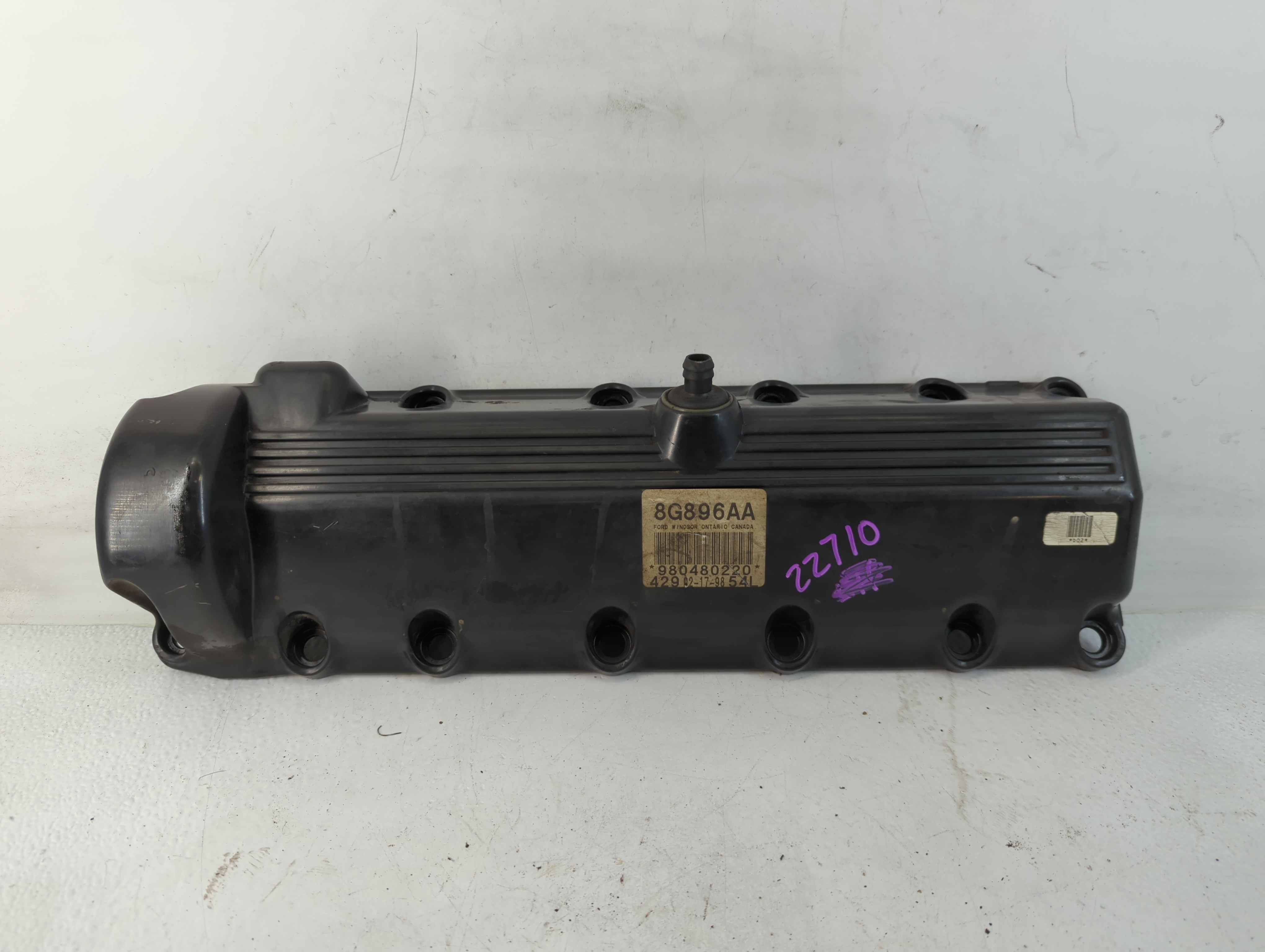 1998 Lincoln Naviga Passenger Right Cylinder Head Valve Cover 778409 - Oemusedautoparts1.com