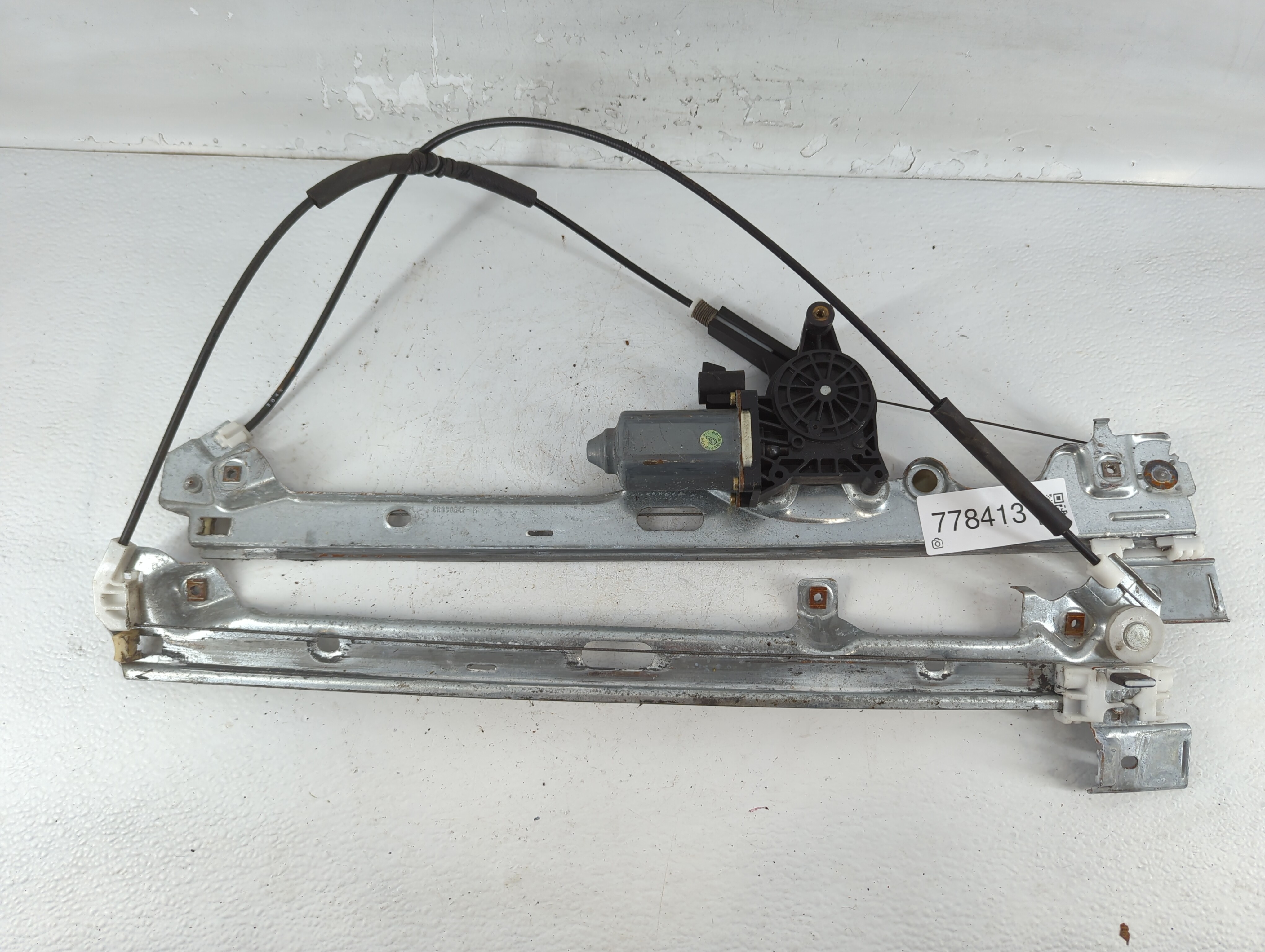 1999-2007 Chevrolet Silverado 1500 Driver Front Left Power Window Motor 778413 - Oemusedautoparts1.com