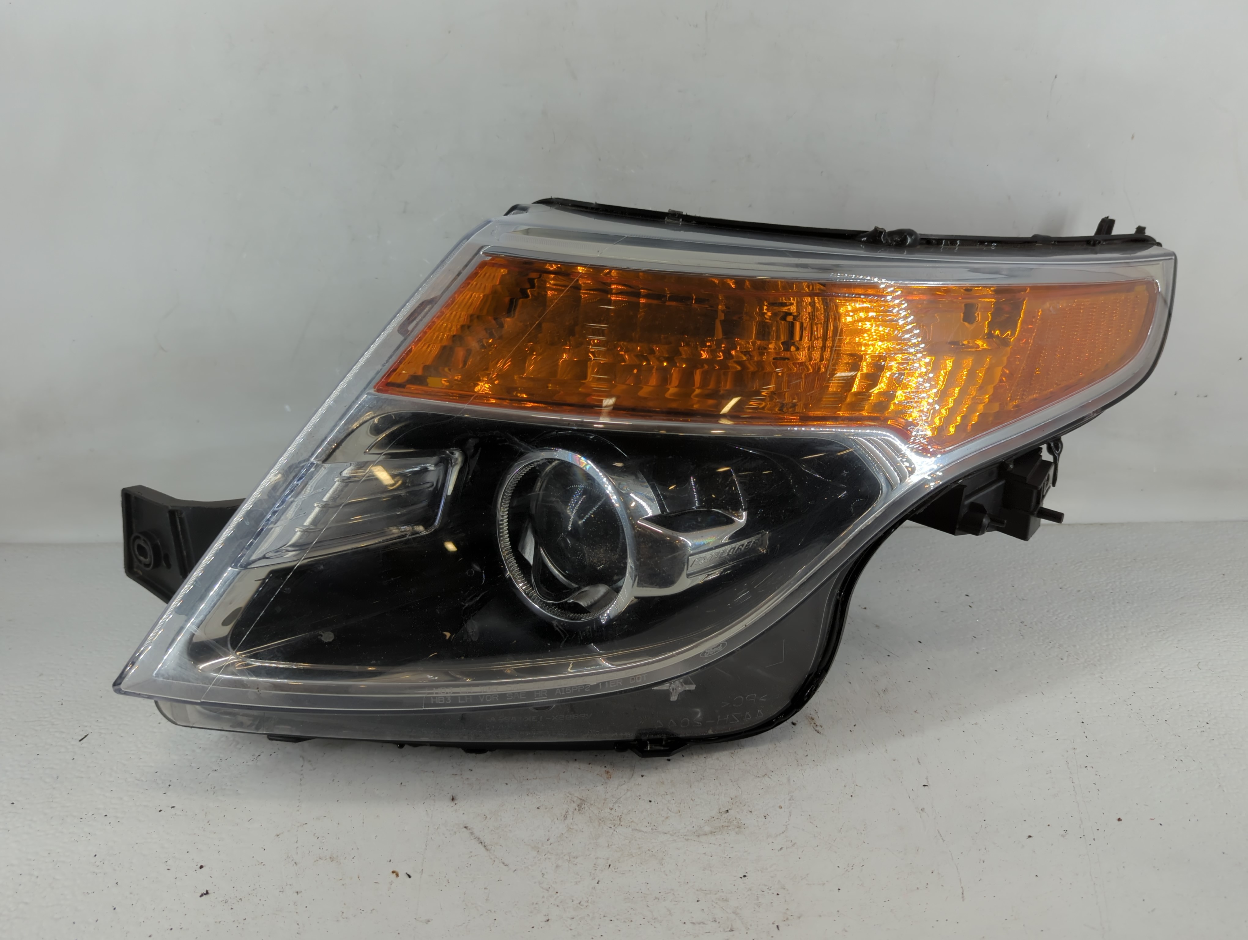 Picture of 2013-2015 Ford Explorer Driver Left Oem Head Light Headlight Lamp 778439