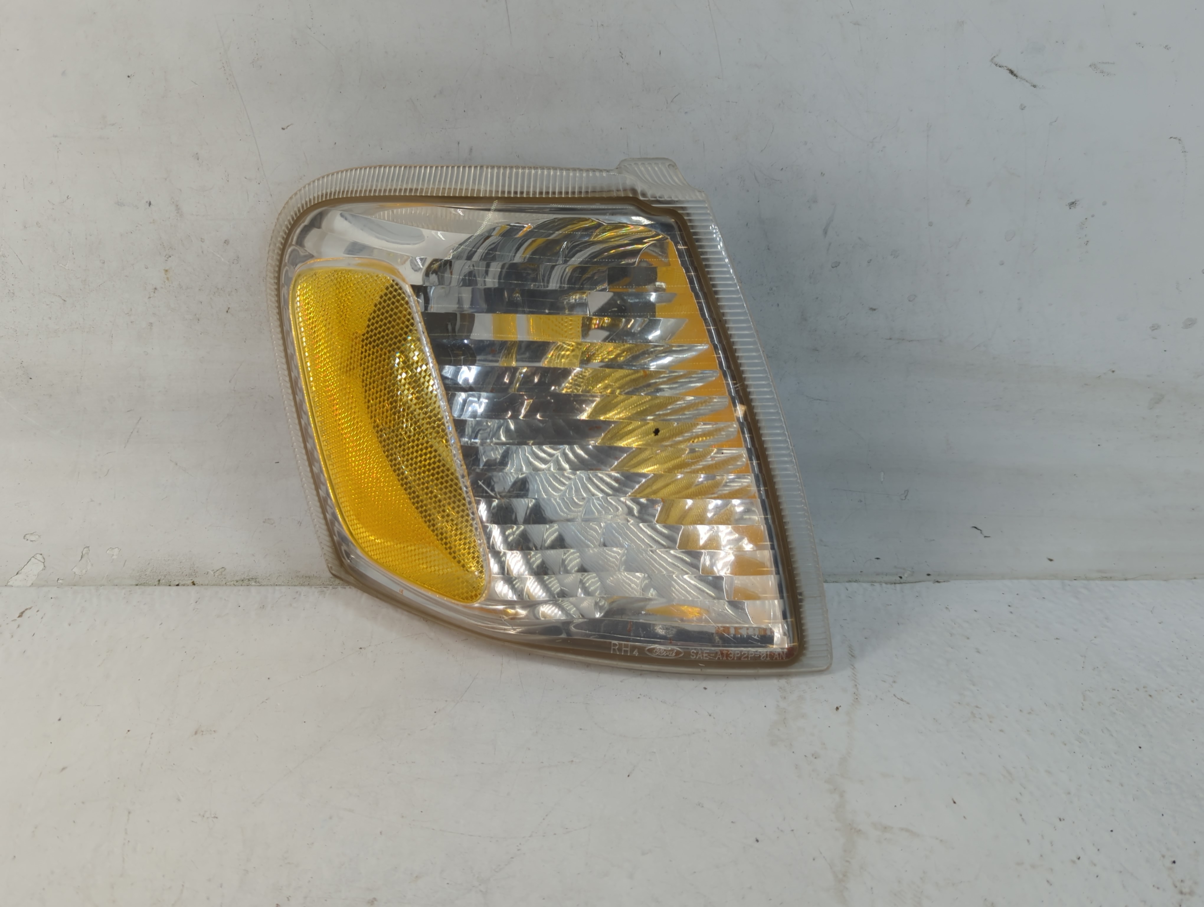 Ford Explorer Passenger Right Oem Front Light Lamp 778456 - Oemusedautoparts1.com